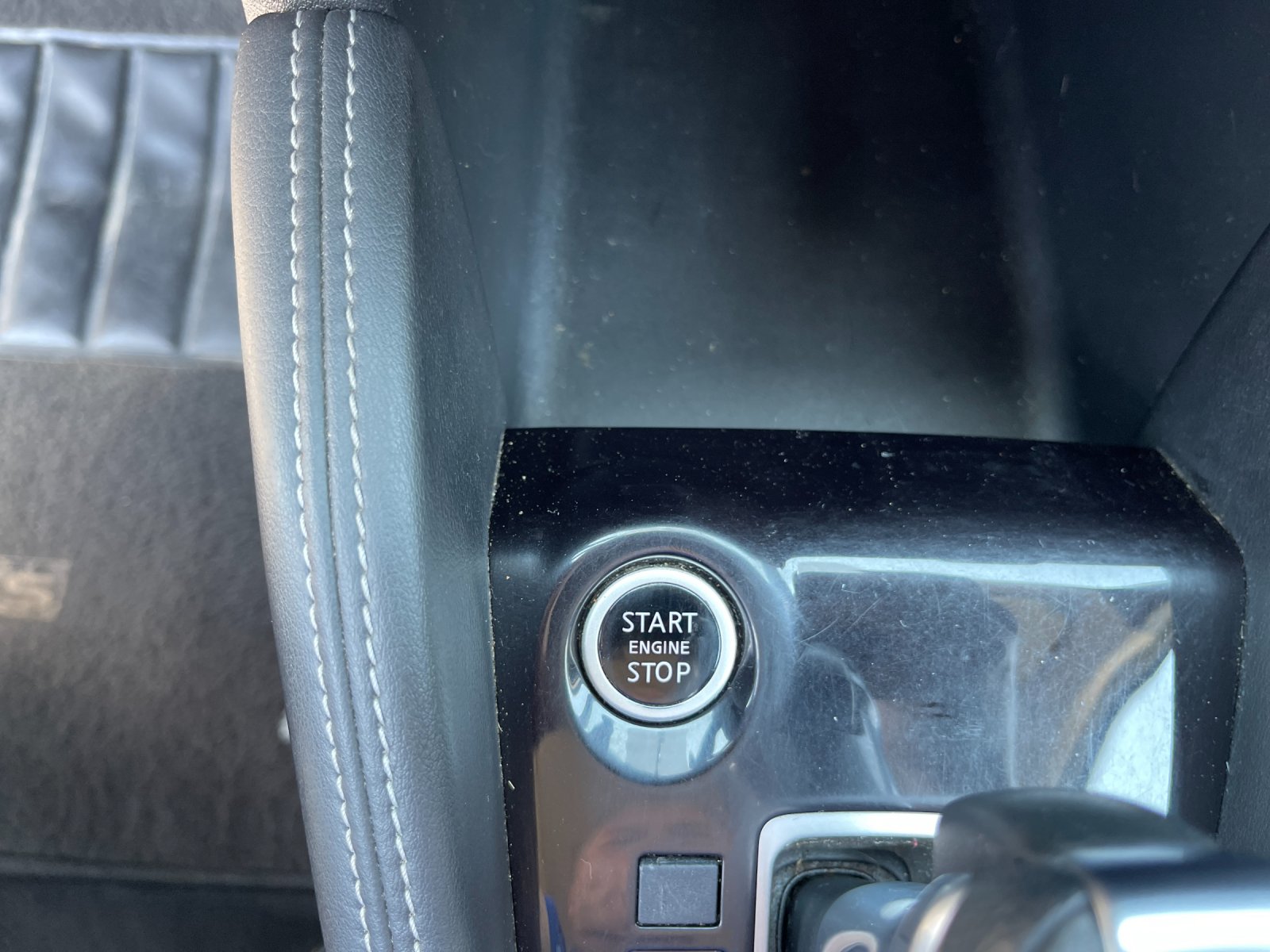 Used 2019 Gray Nissan SR image 22