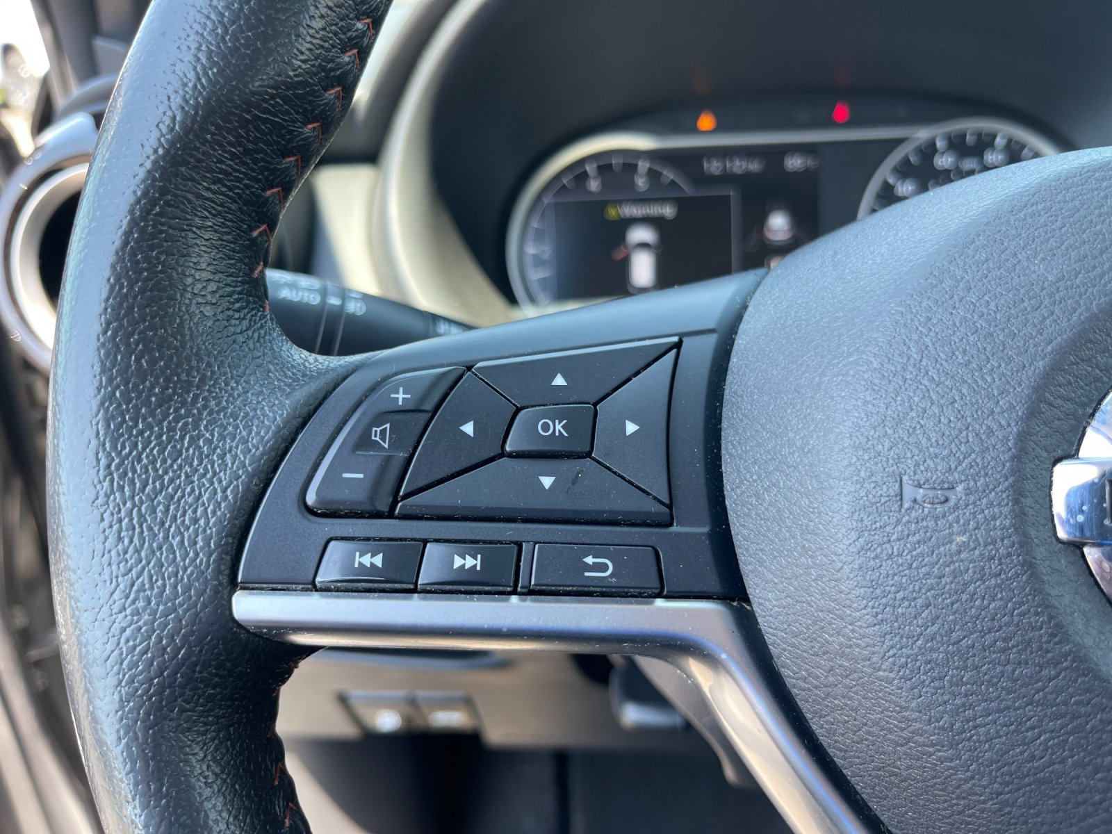 Used 2019 Gray Nissan SR image 24