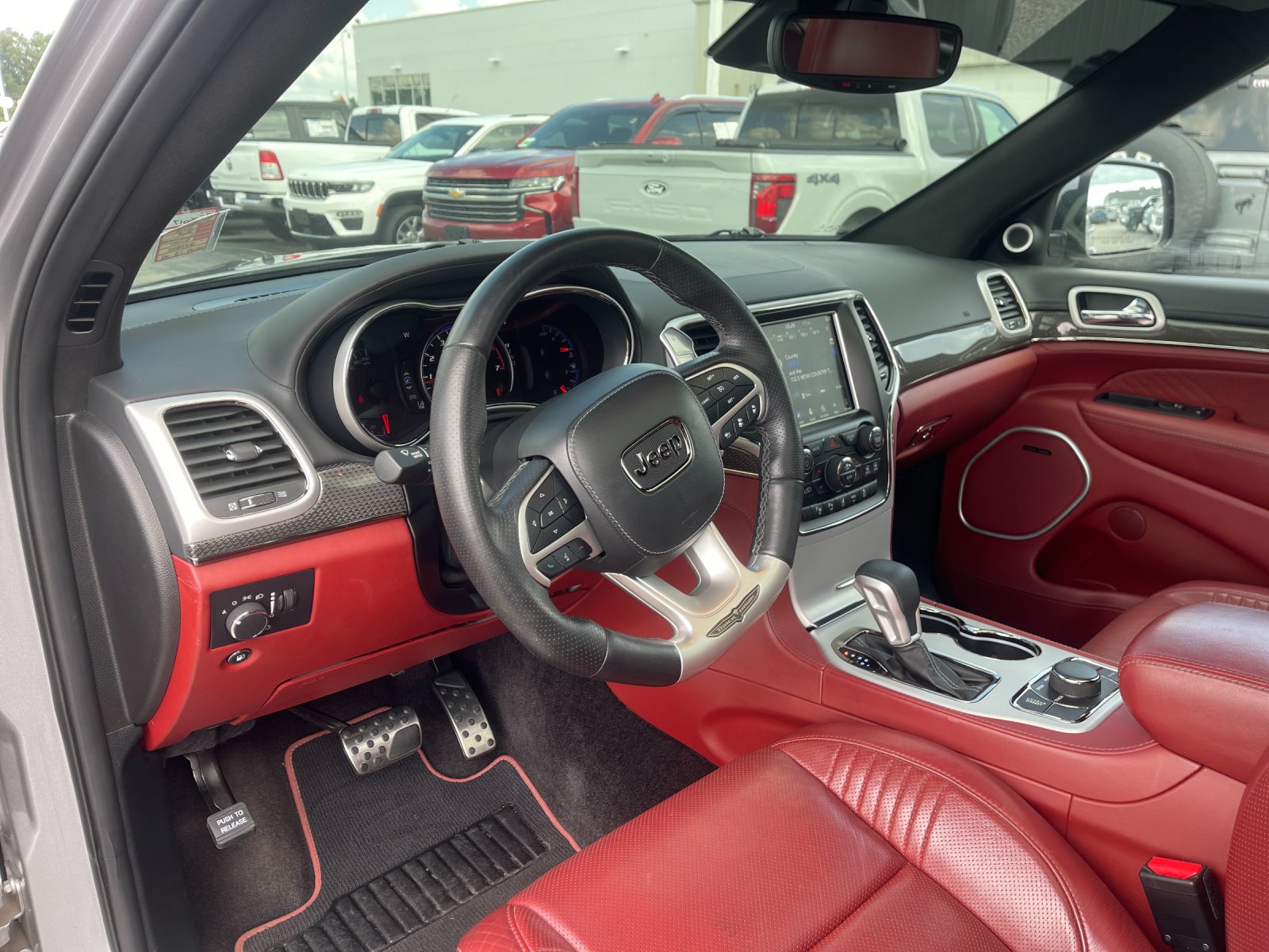Used 2018 Silver Jeep Trackhawk image 11