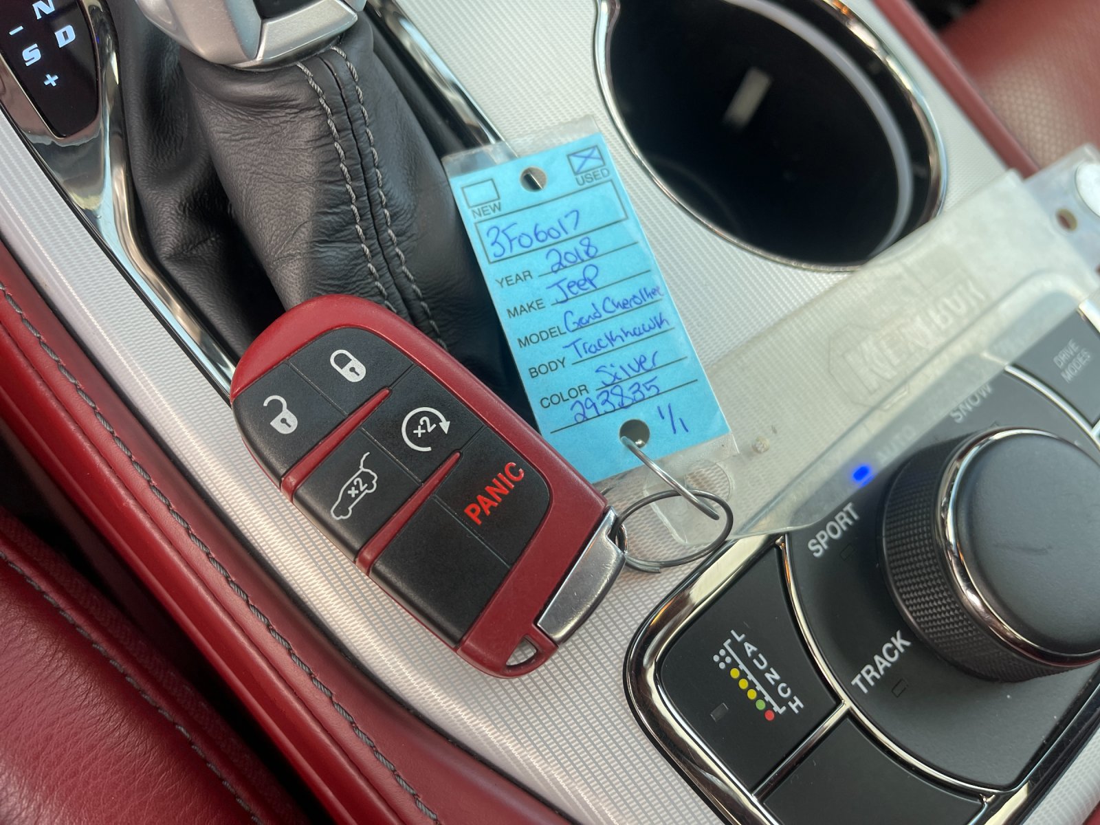Used 2018 Silver Jeep Trackhawk image 10