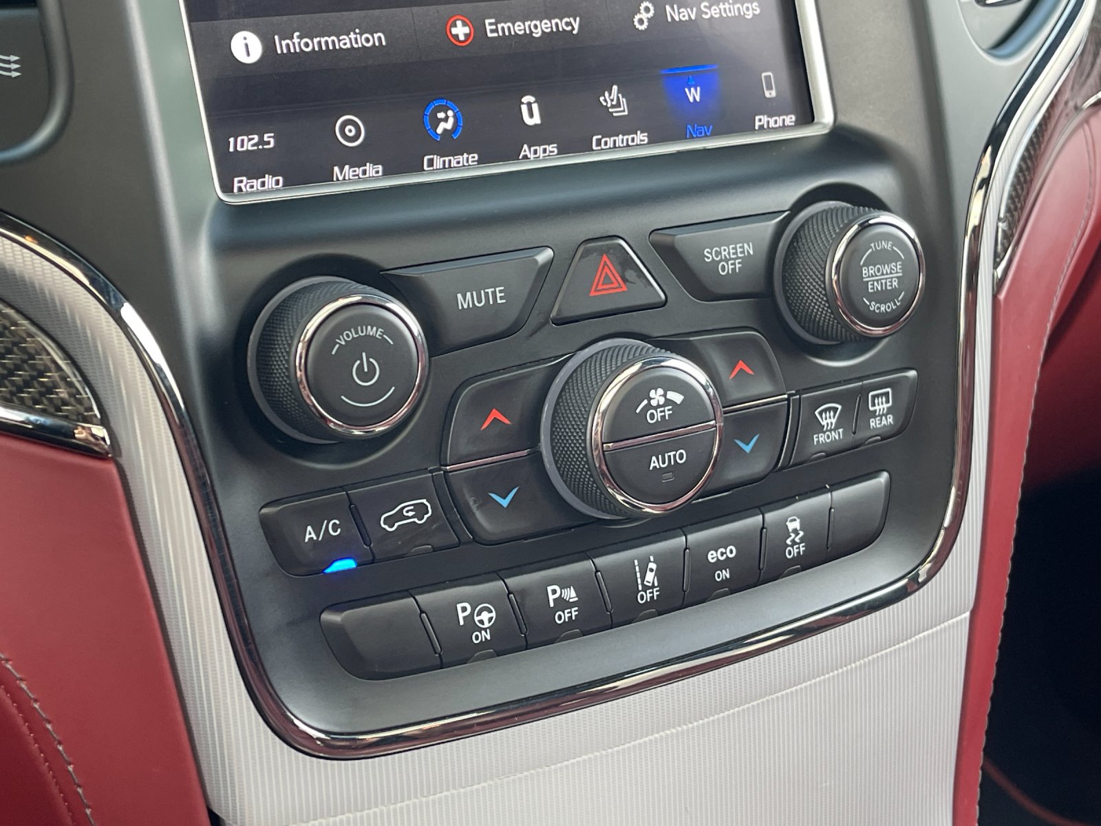 Used 2018 Silver Jeep Trackhawk image 24