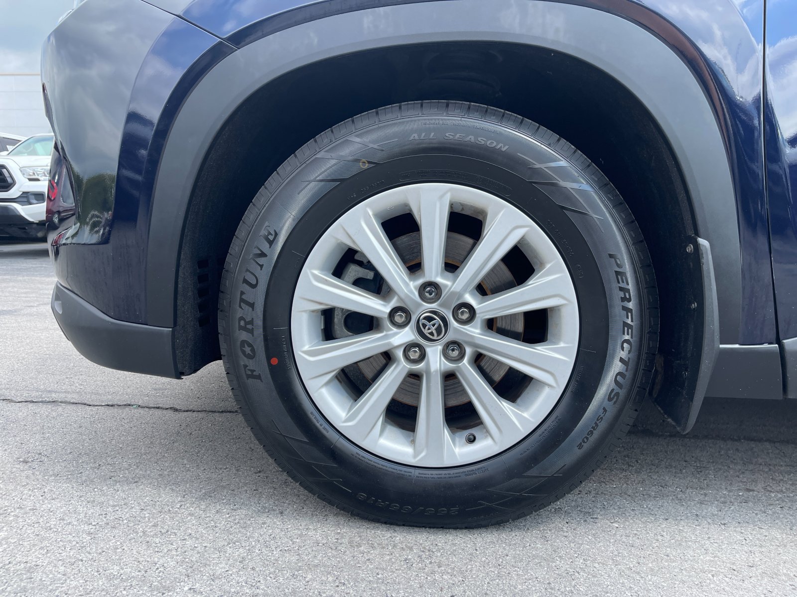 Used 2024  Toyota XLE image 32