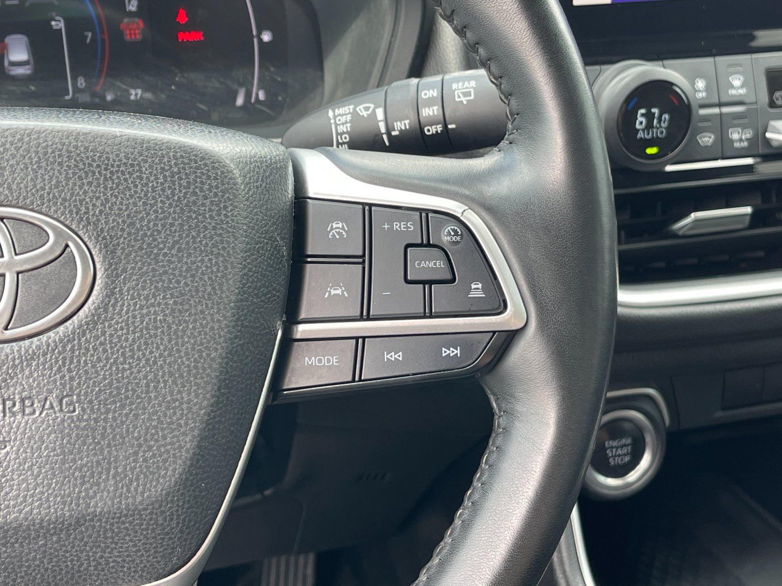 Used 2024  Toyota XLE image 28