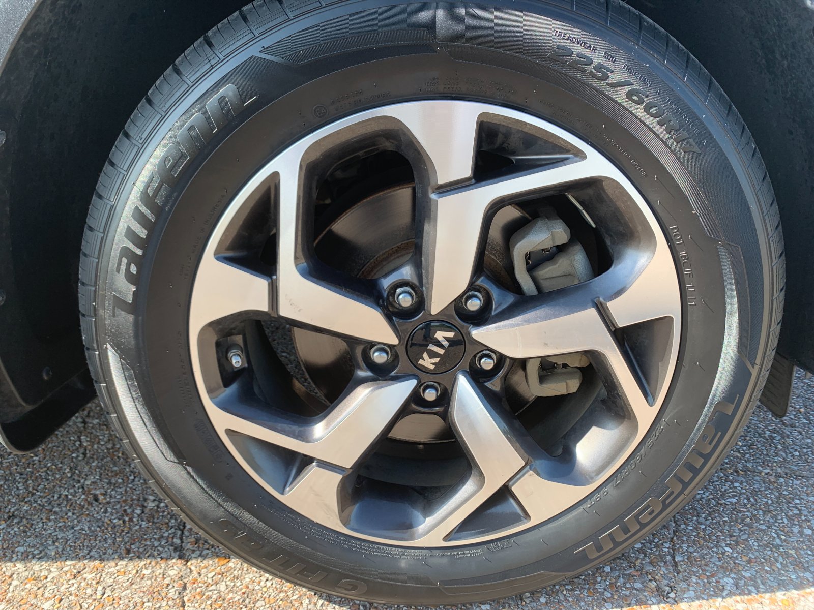 Used 2020 White Kia LX image 31