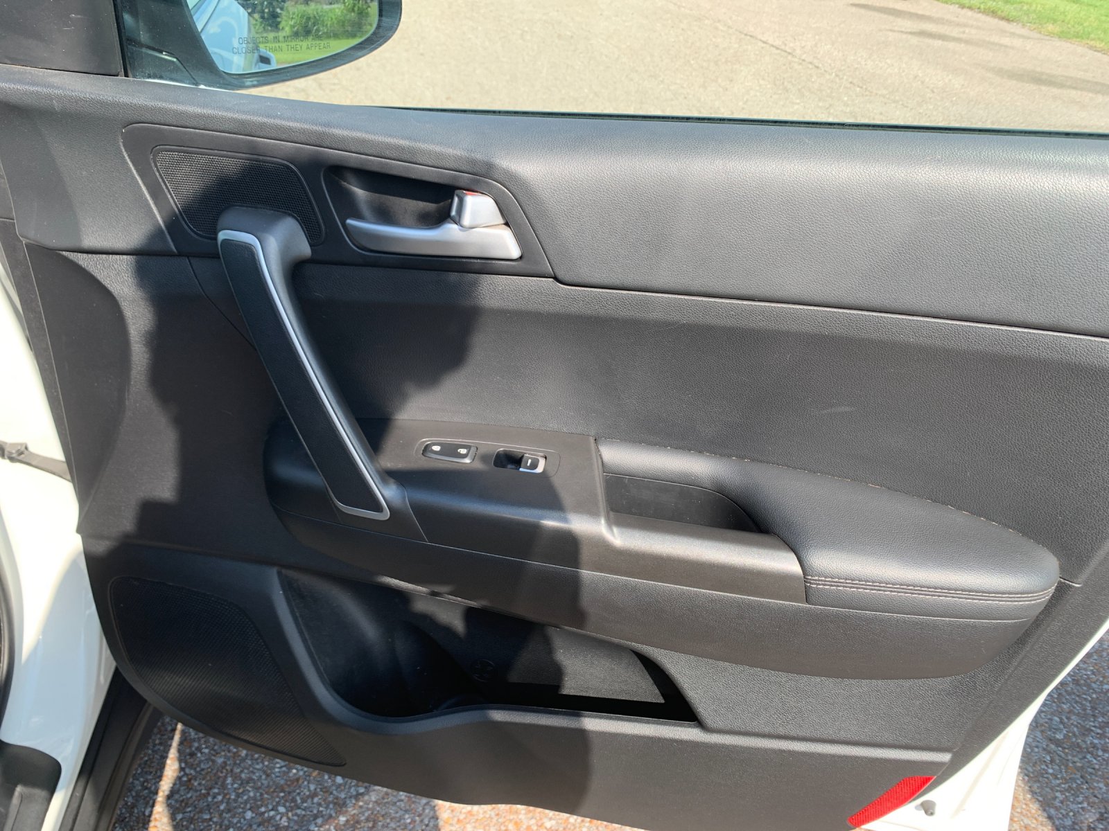 Used 2020 White Kia LX image 19