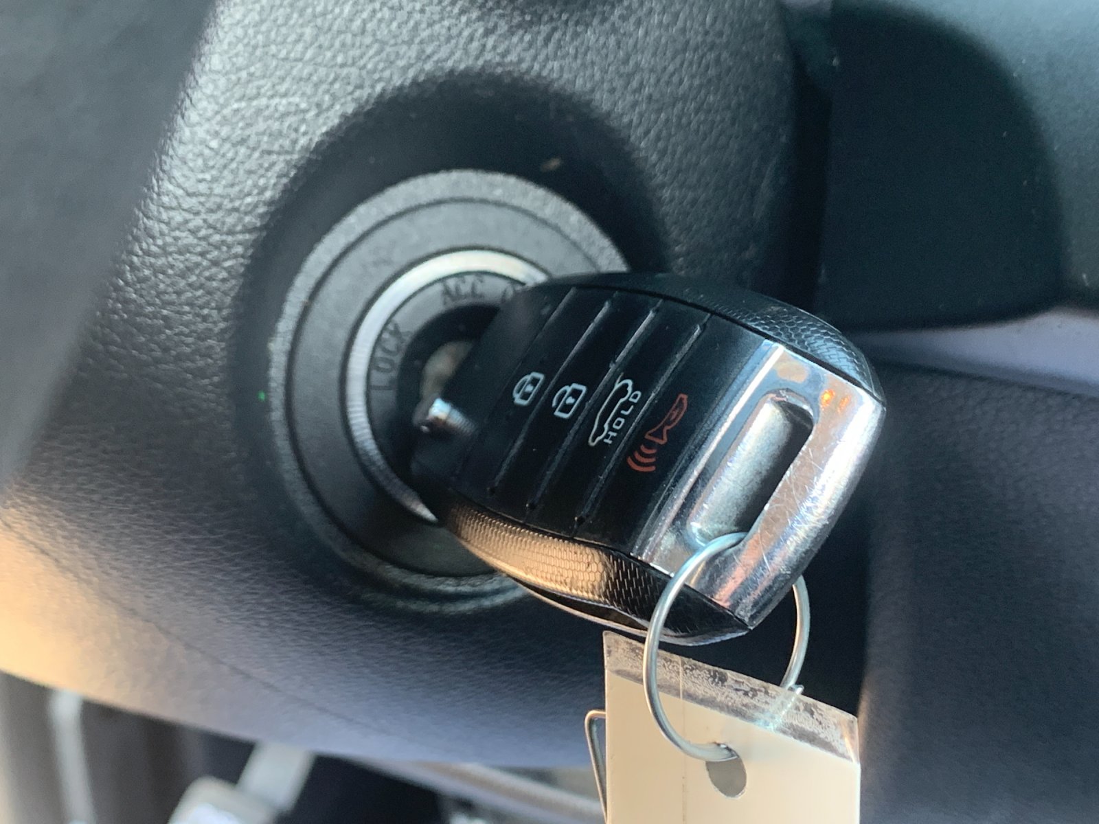 Used 2020 White Kia LX image 24
