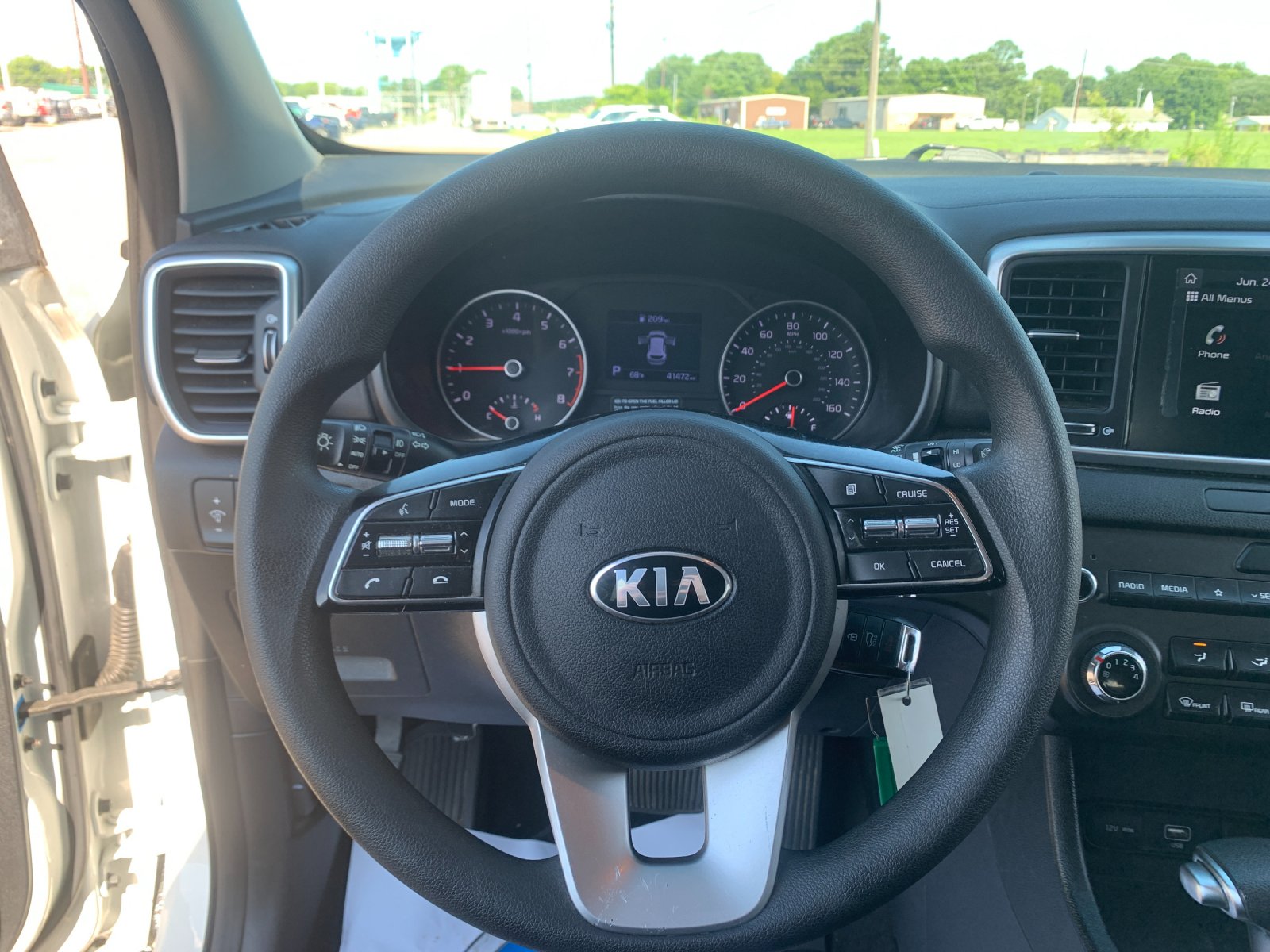 Used 2020 White Kia LX image 25