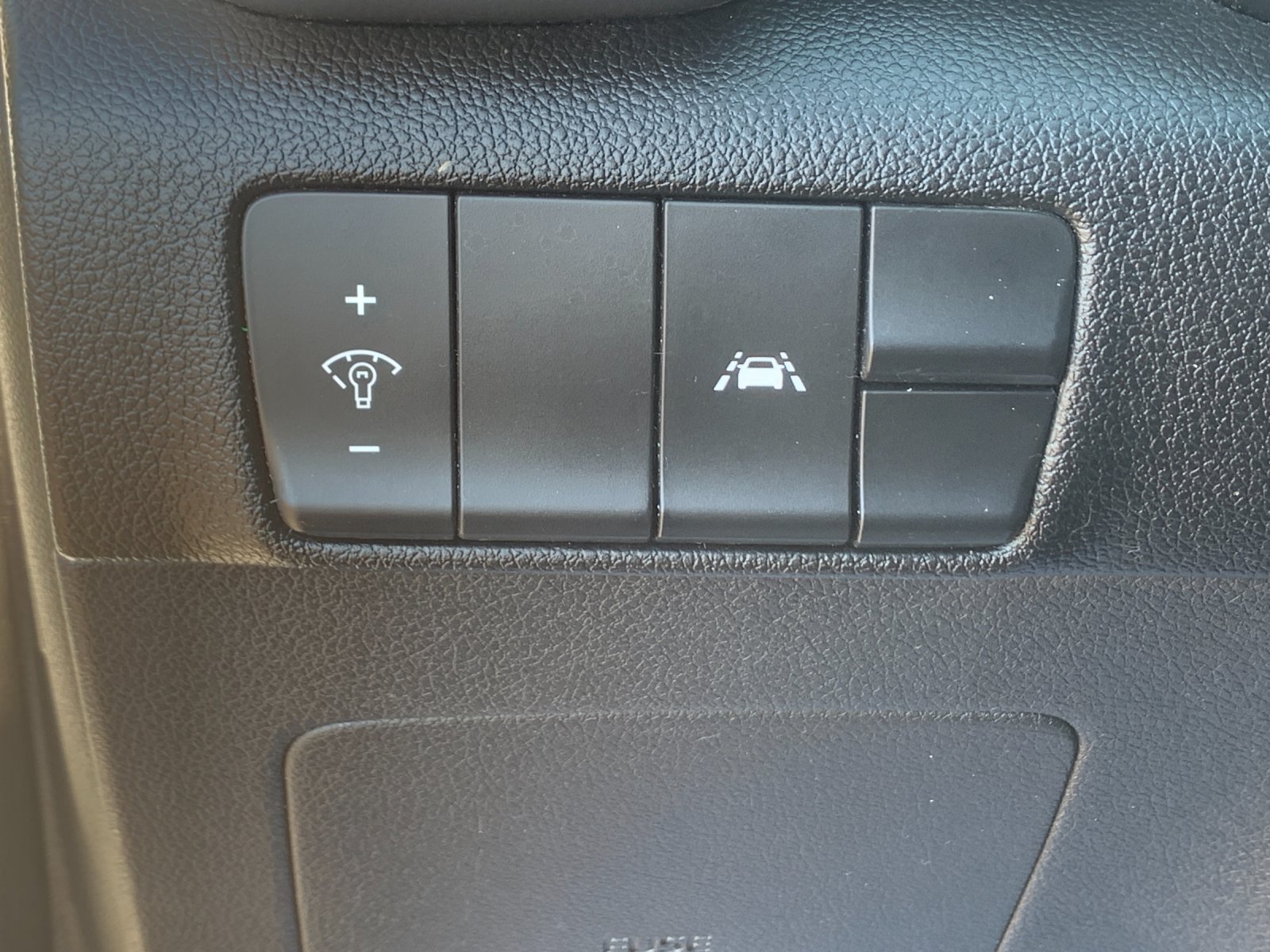 Used 2020 White Kia LX image 30