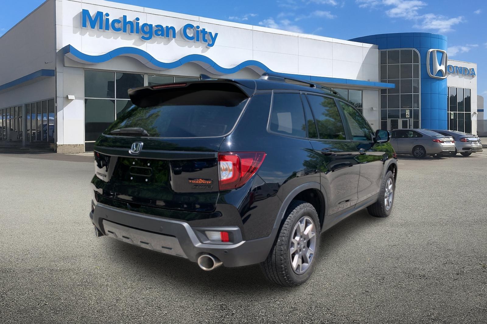 Certified Used 2023 Crystal Black Pearl Honda TrailSport image 5