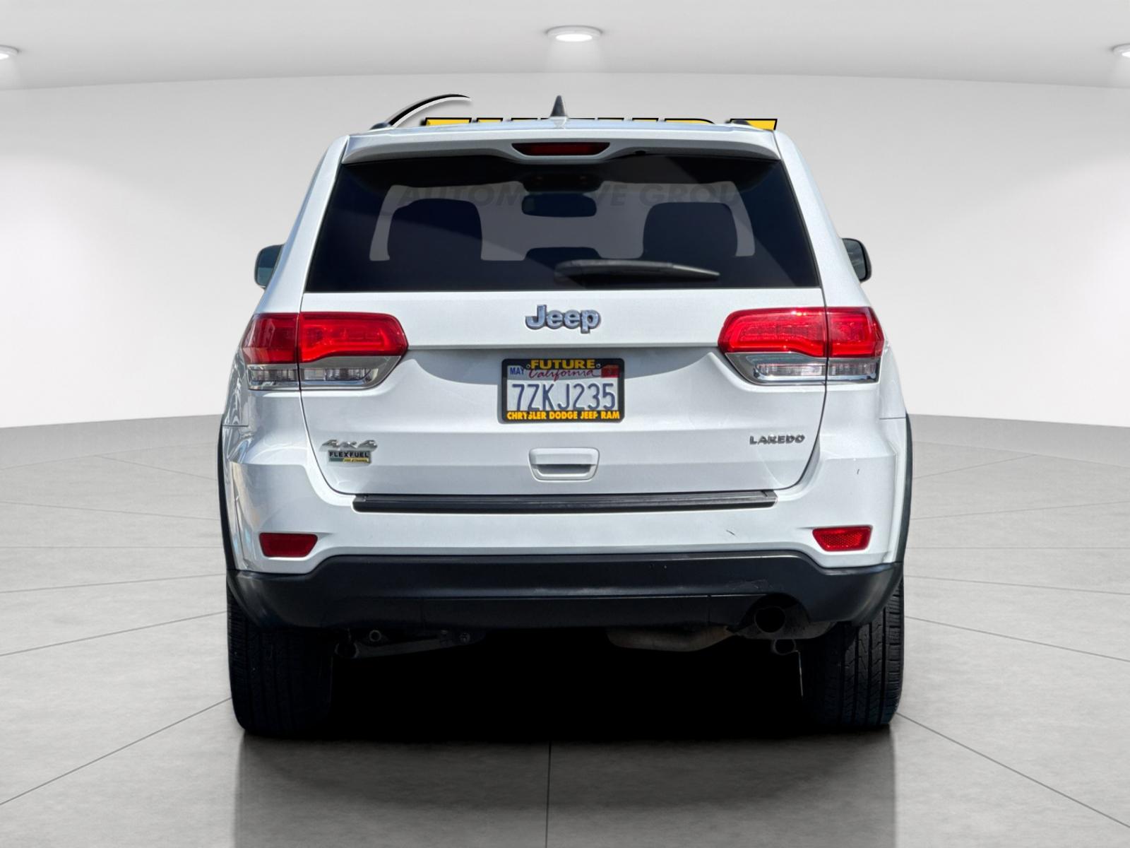 Used 2015 White Jeep Laredo image 5