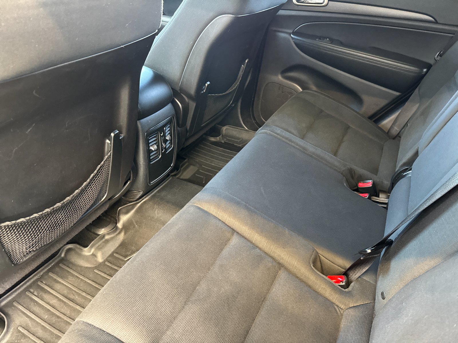 Used 2015 White Jeep Laredo image 12