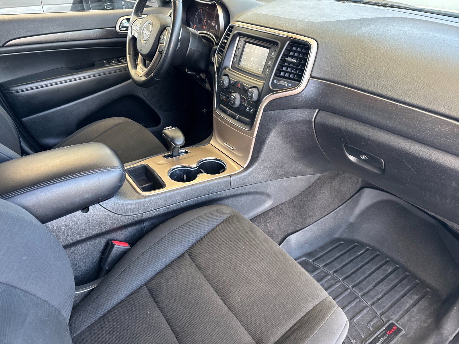 Used 2015 White Jeep Laredo image 16