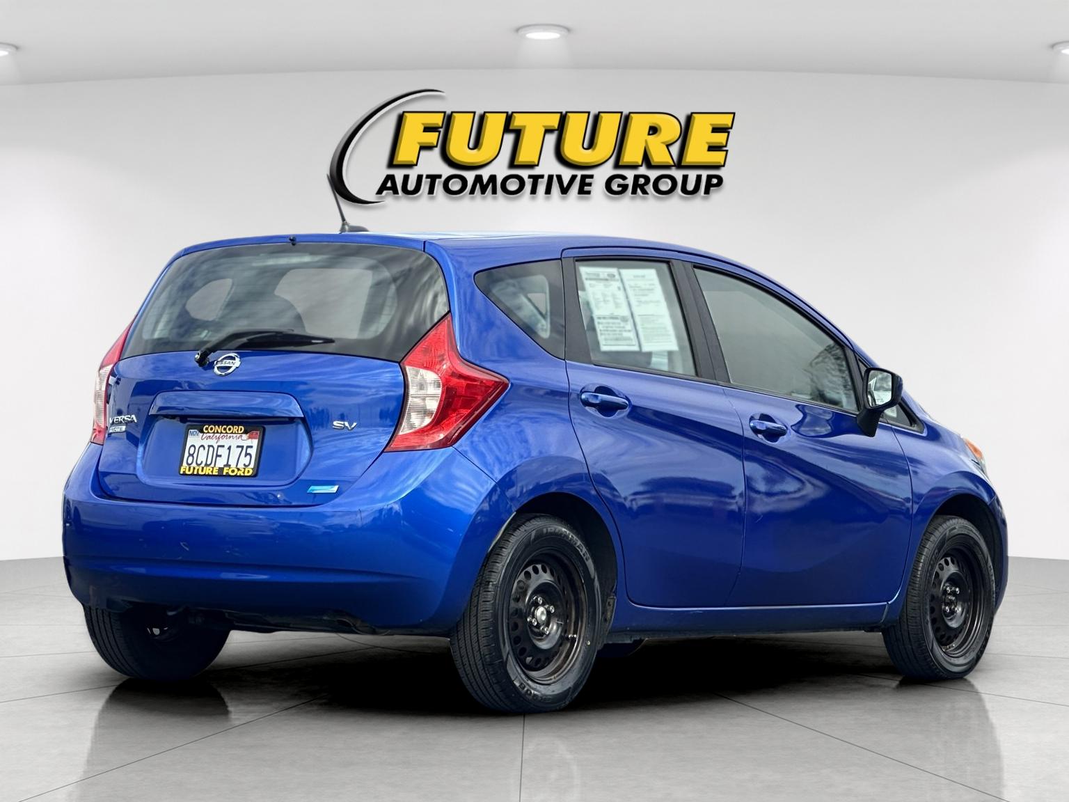 Used 2016 Blue Nissan SV image 3