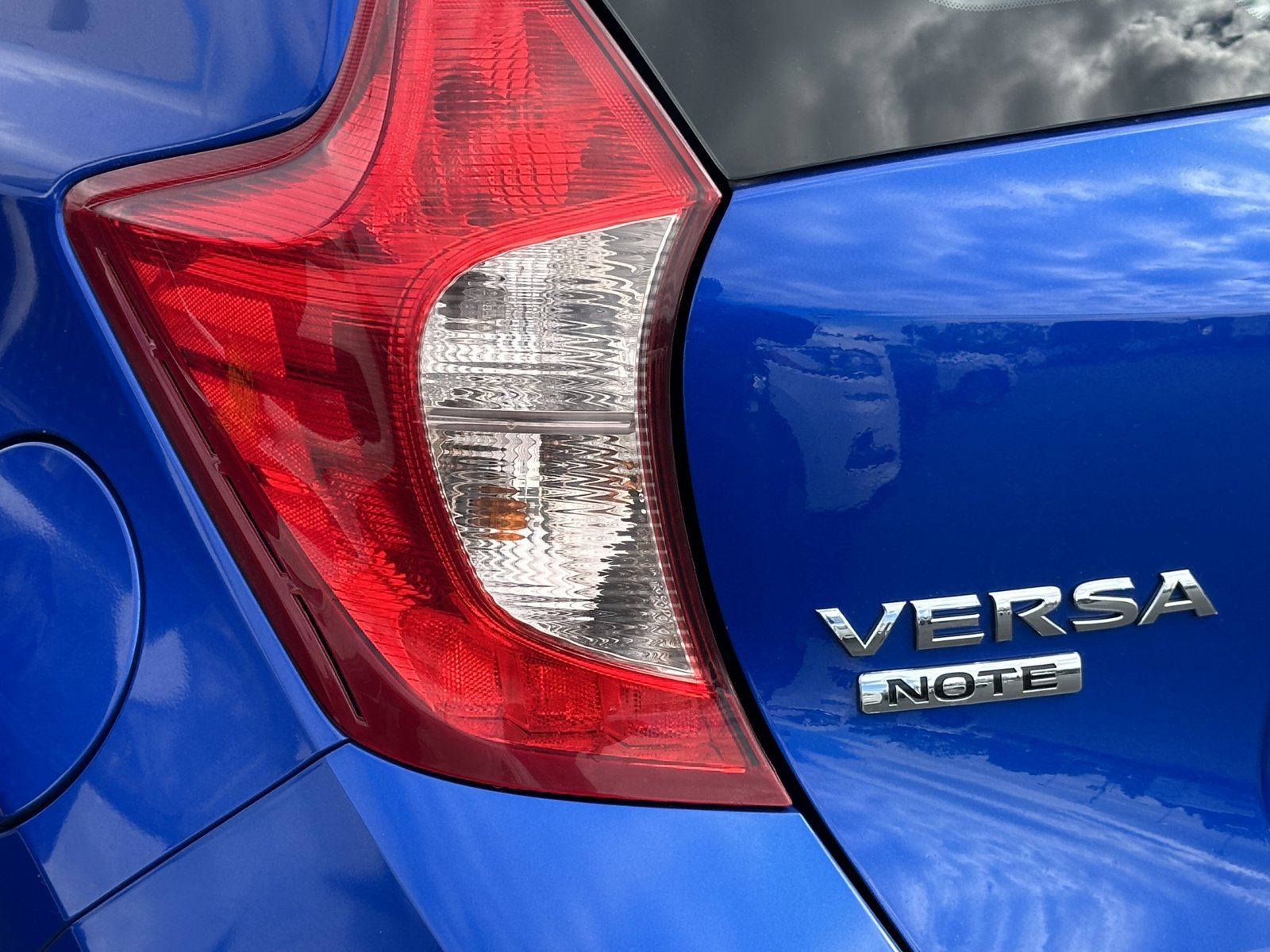 Used 2016 Blue Nissan SV image 23