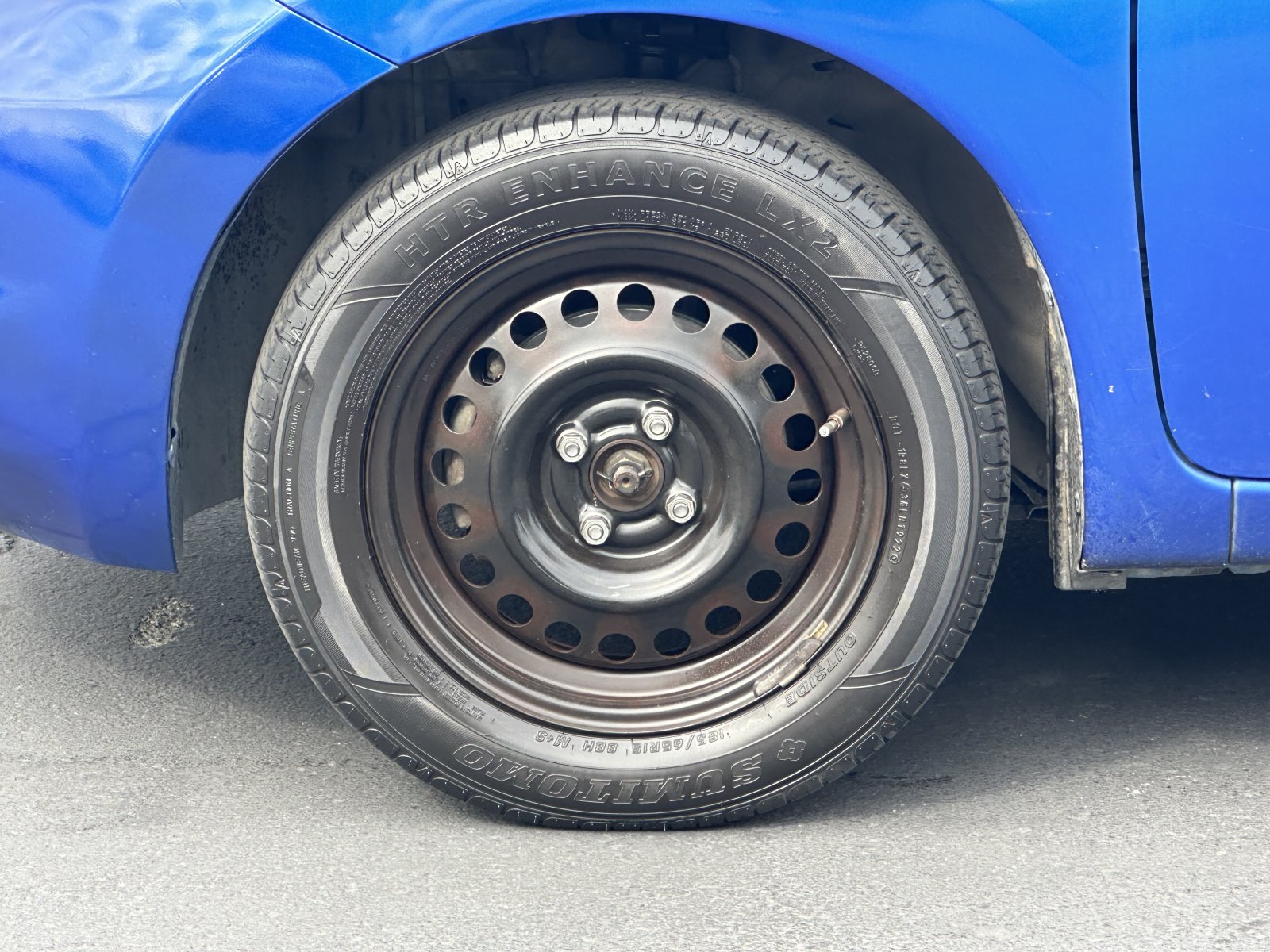 Used 2016 Blue Nissan SV image 22