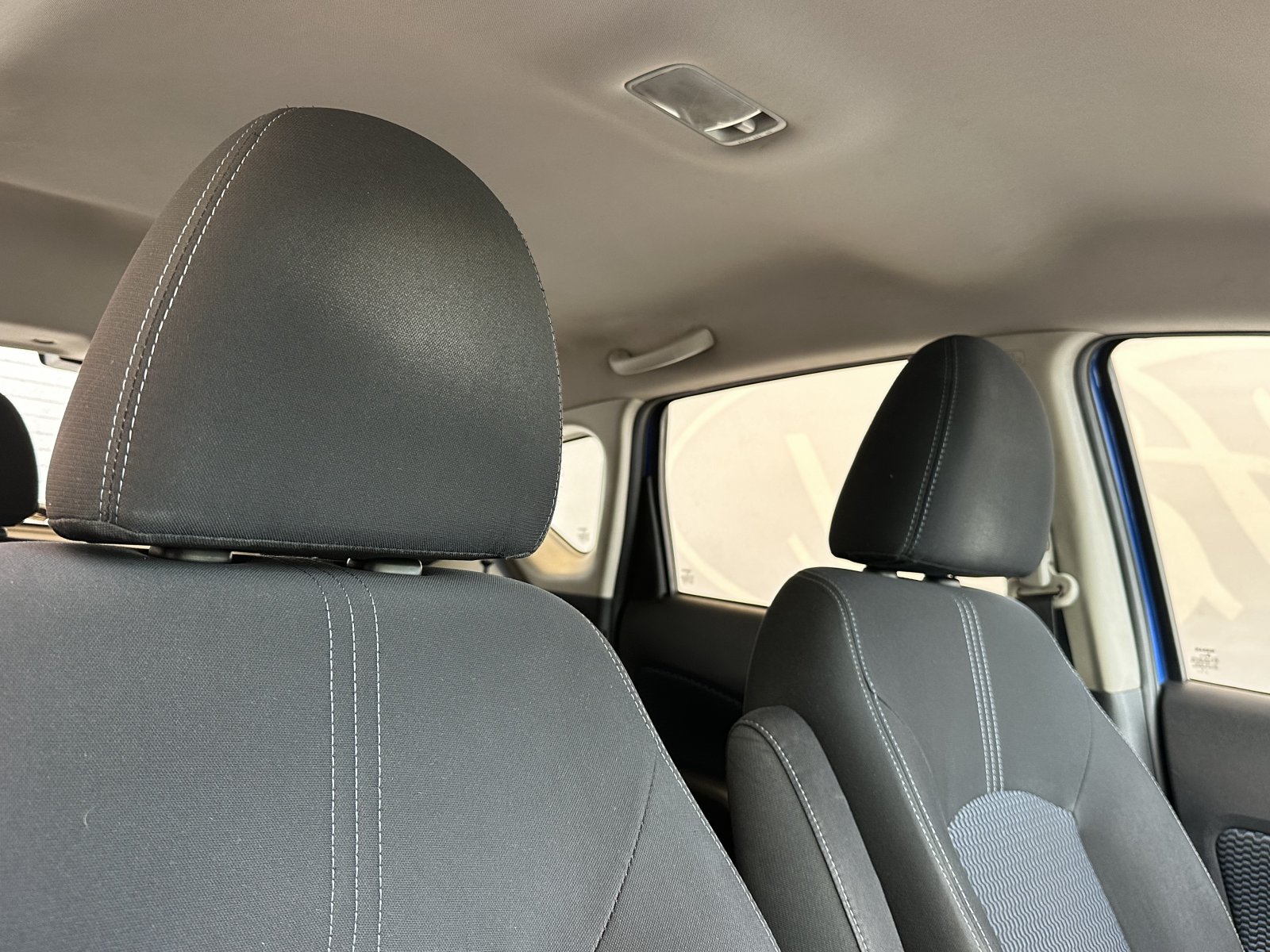 Used 2016 Blue Nissan SV image 16