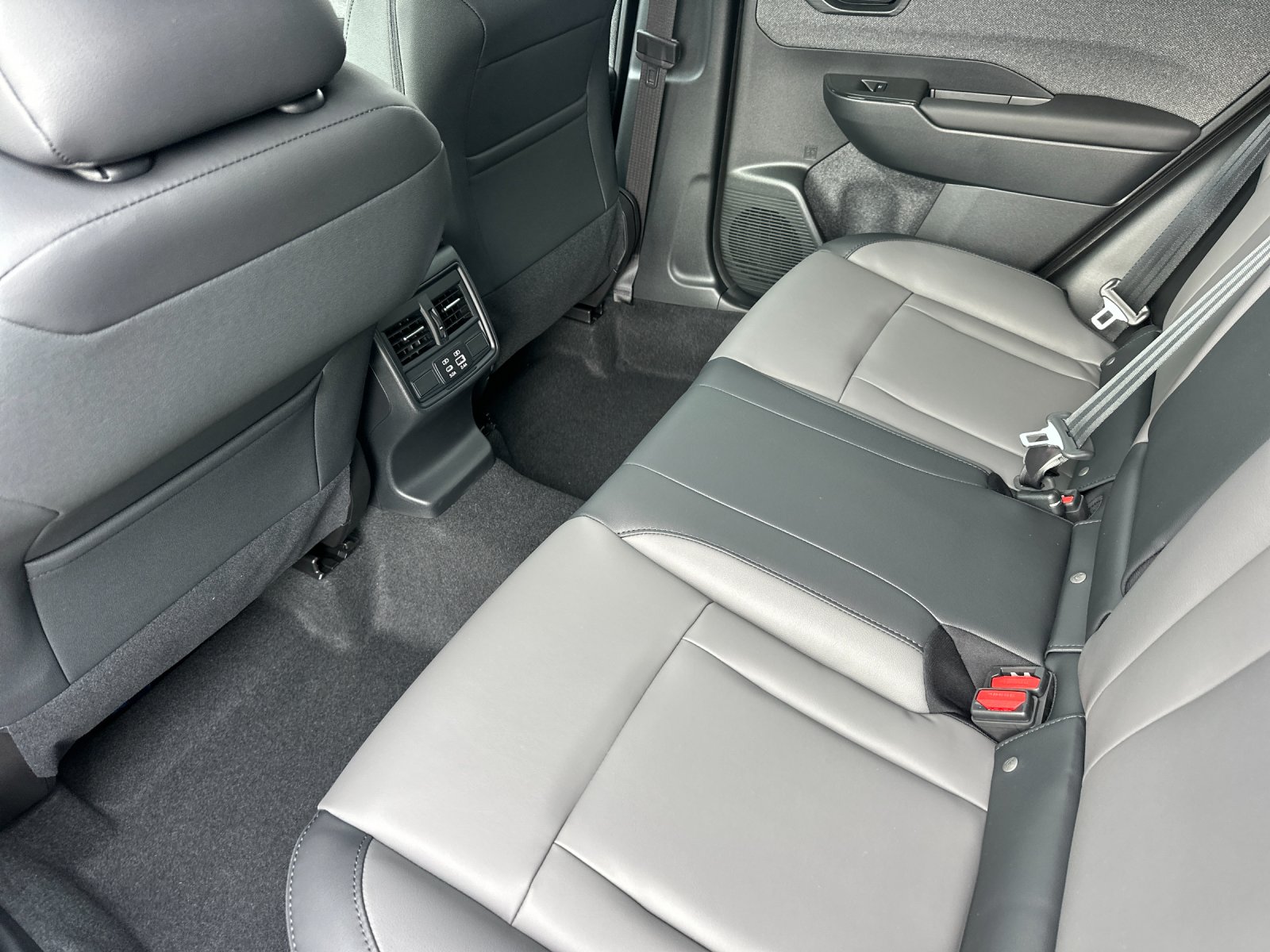 New 2026 ICE SILVER METALLIC Subaru Premium image 14