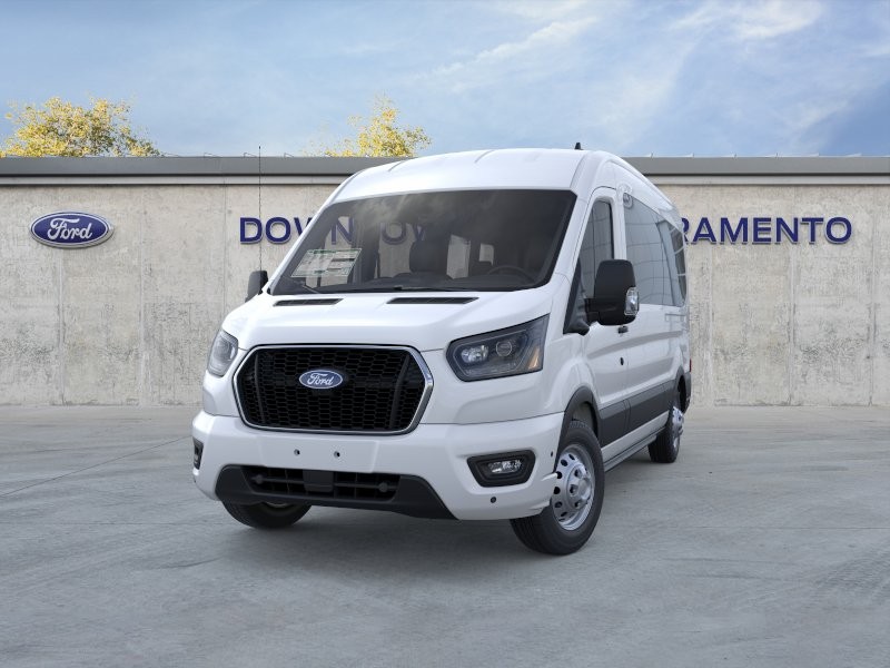 New 2026 Oxford White Ford Passenger Van XLT image 3