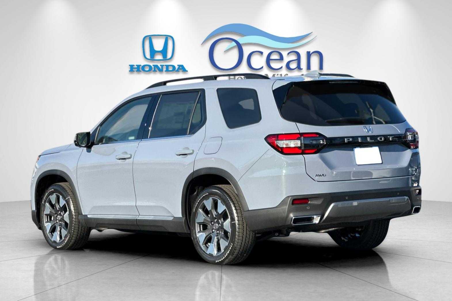 New 2026 Sonic Gray Pearl Honda AWD Elite image 3