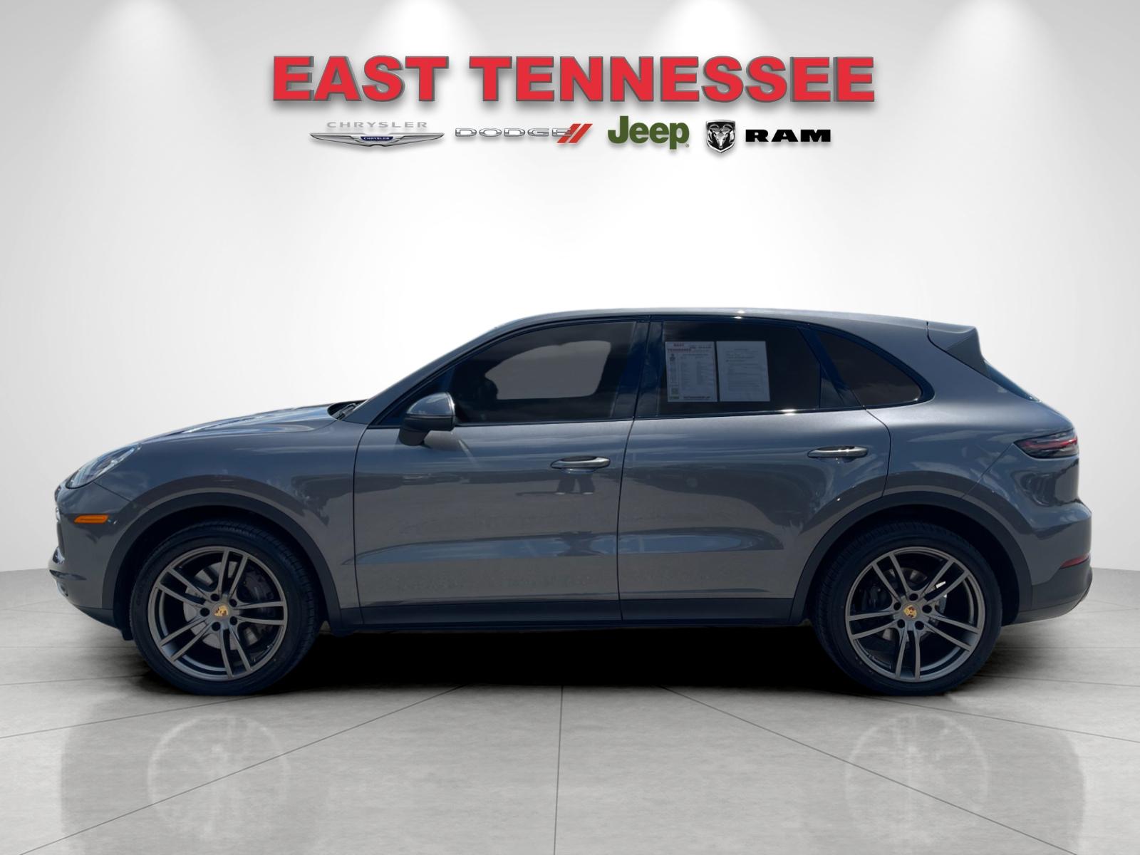 Used 2021  Porsche Base image 6