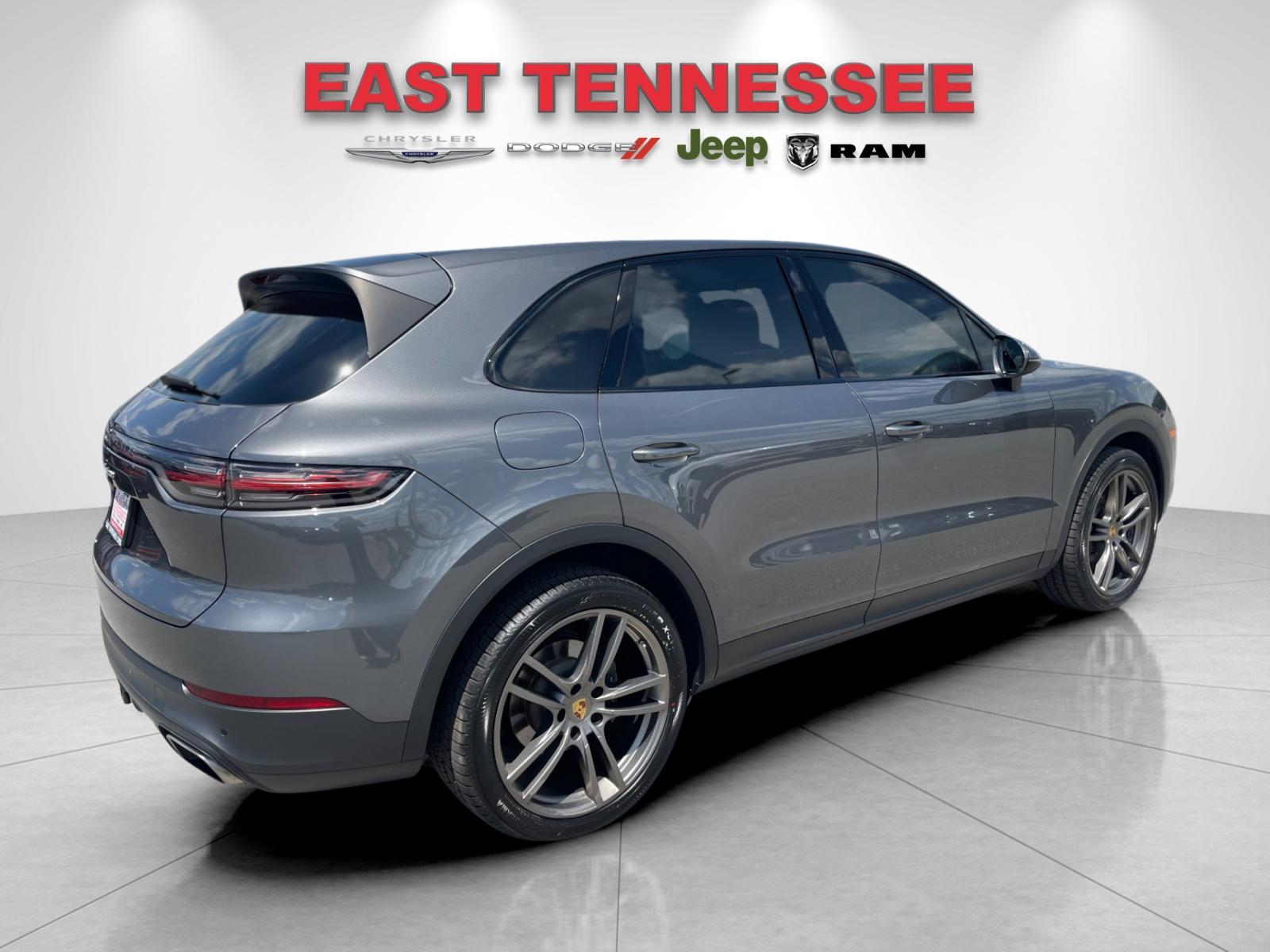 Used 2021  Porsche Base image 3