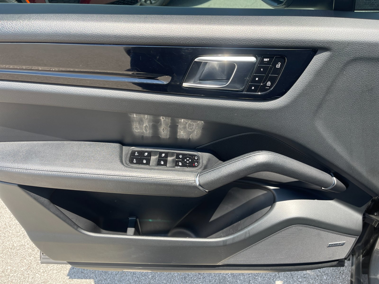 Used 2021  Porsche Base image 12