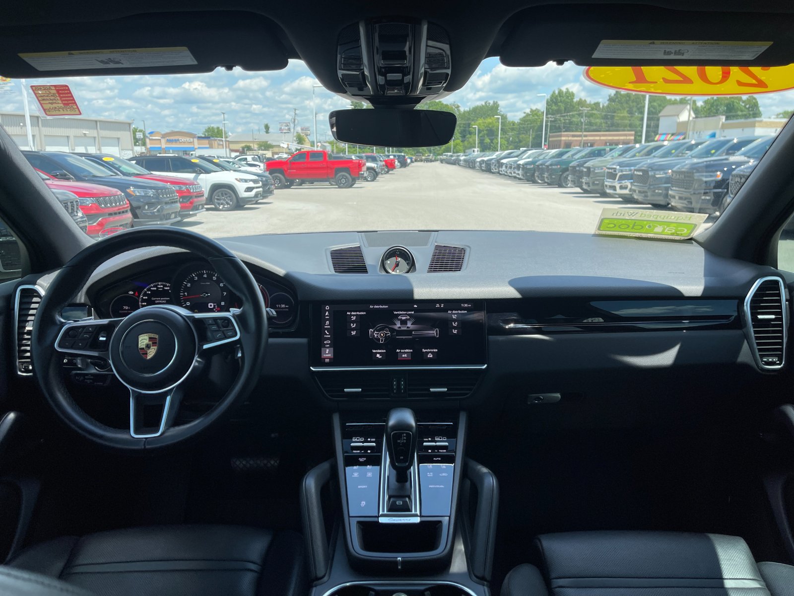 Used 2021  Porsche Base image 15
