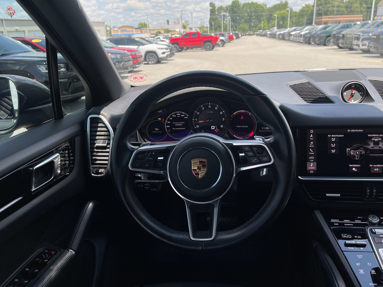 Used 2021  Porsche Base image 16