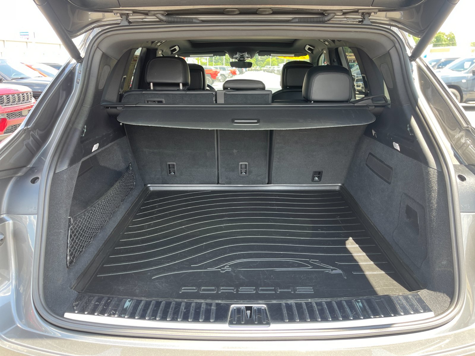 Used 2021  Porsche Base image 17