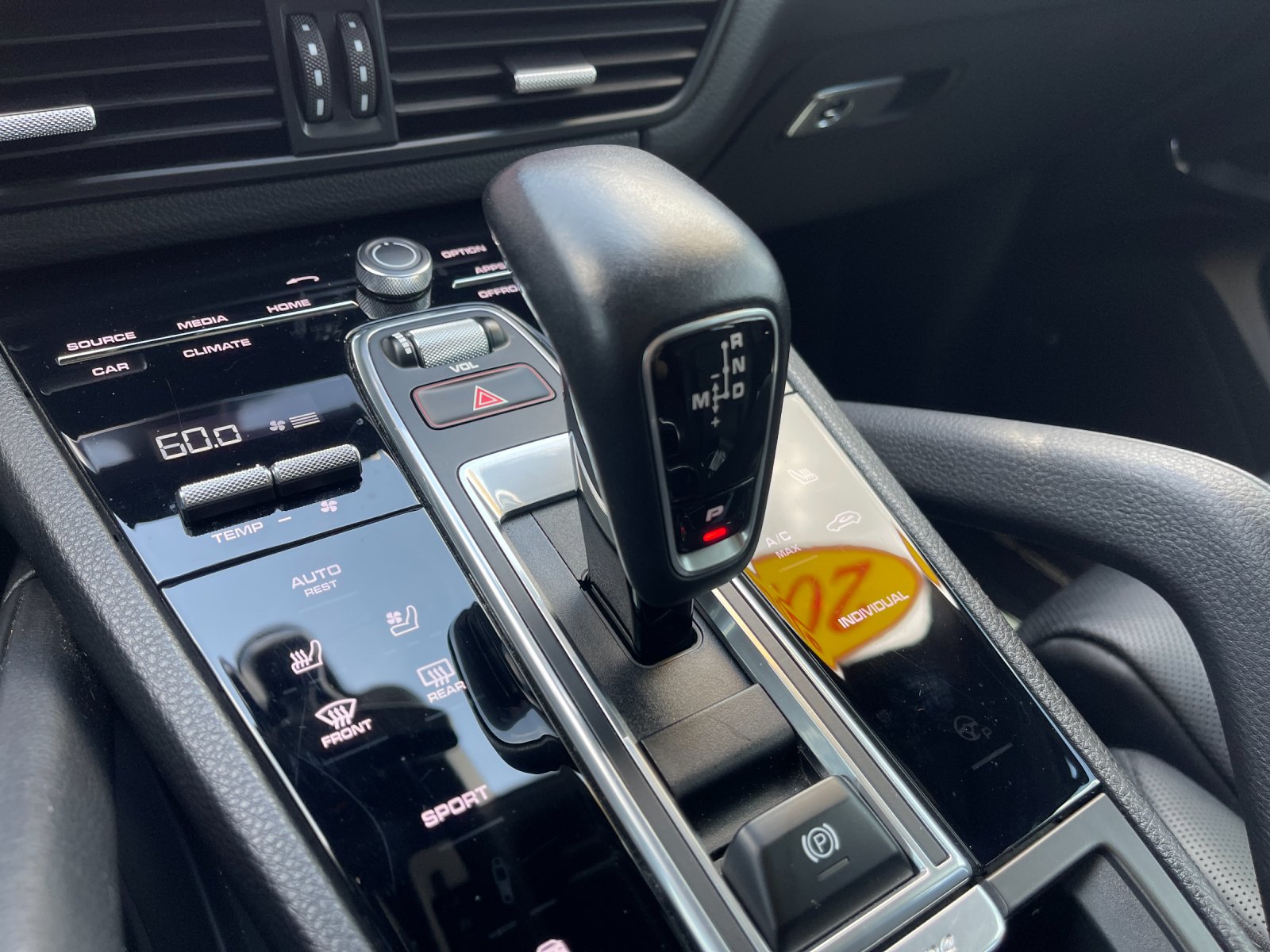Used 2021  Porsche Base image 25