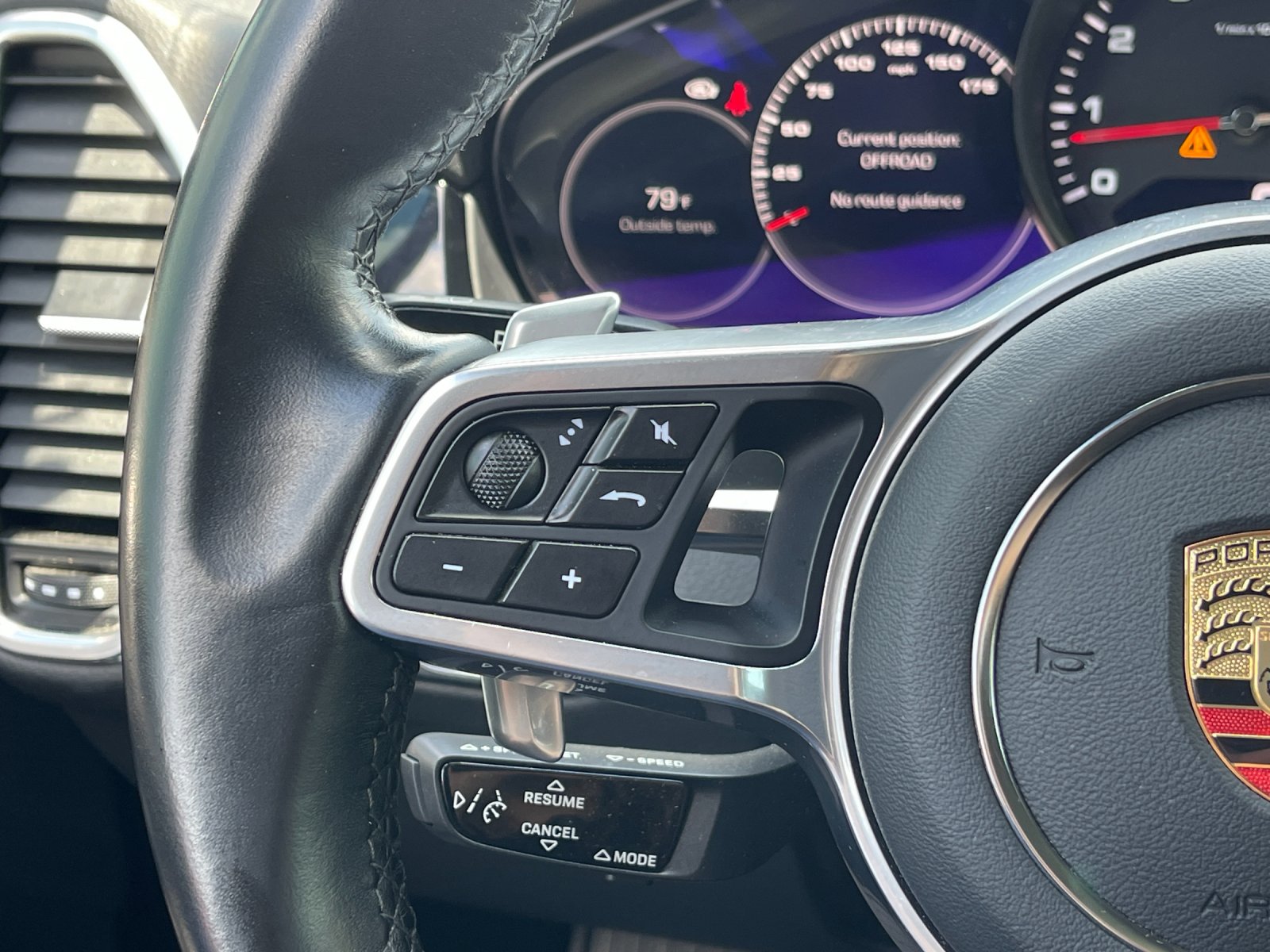 Used 2021  Porsche Base image 27