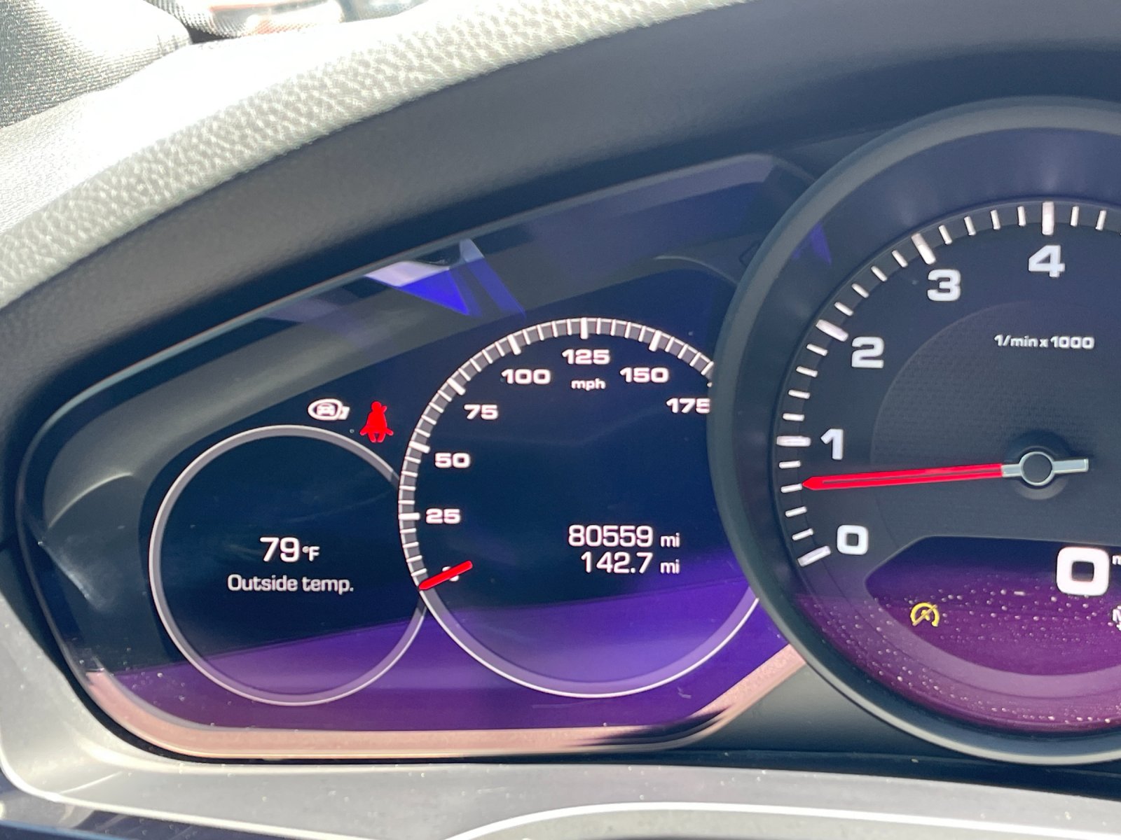 Used 2021  Porsche Base image 30