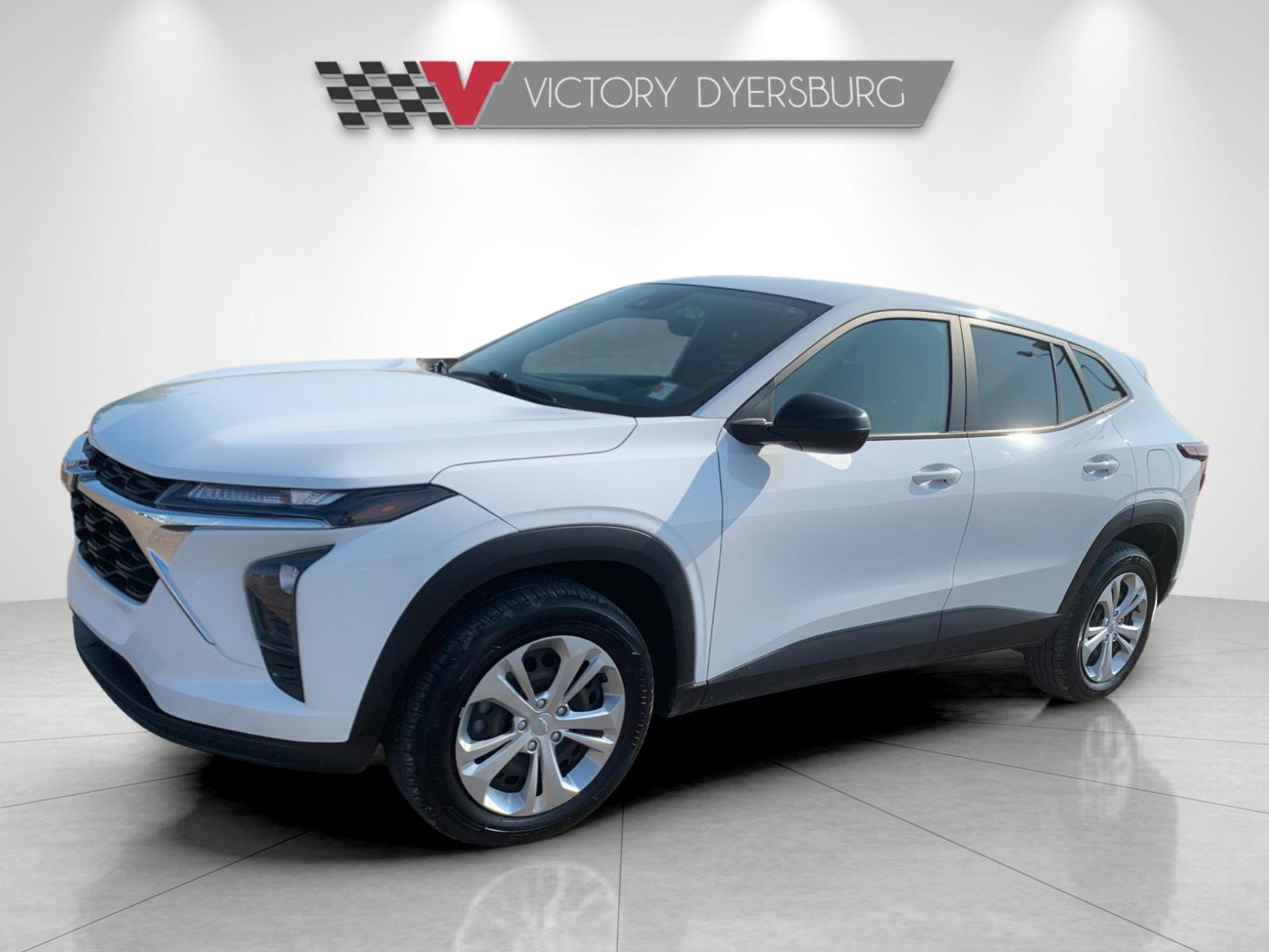 Used 2024 White Chevrolet LS image 8