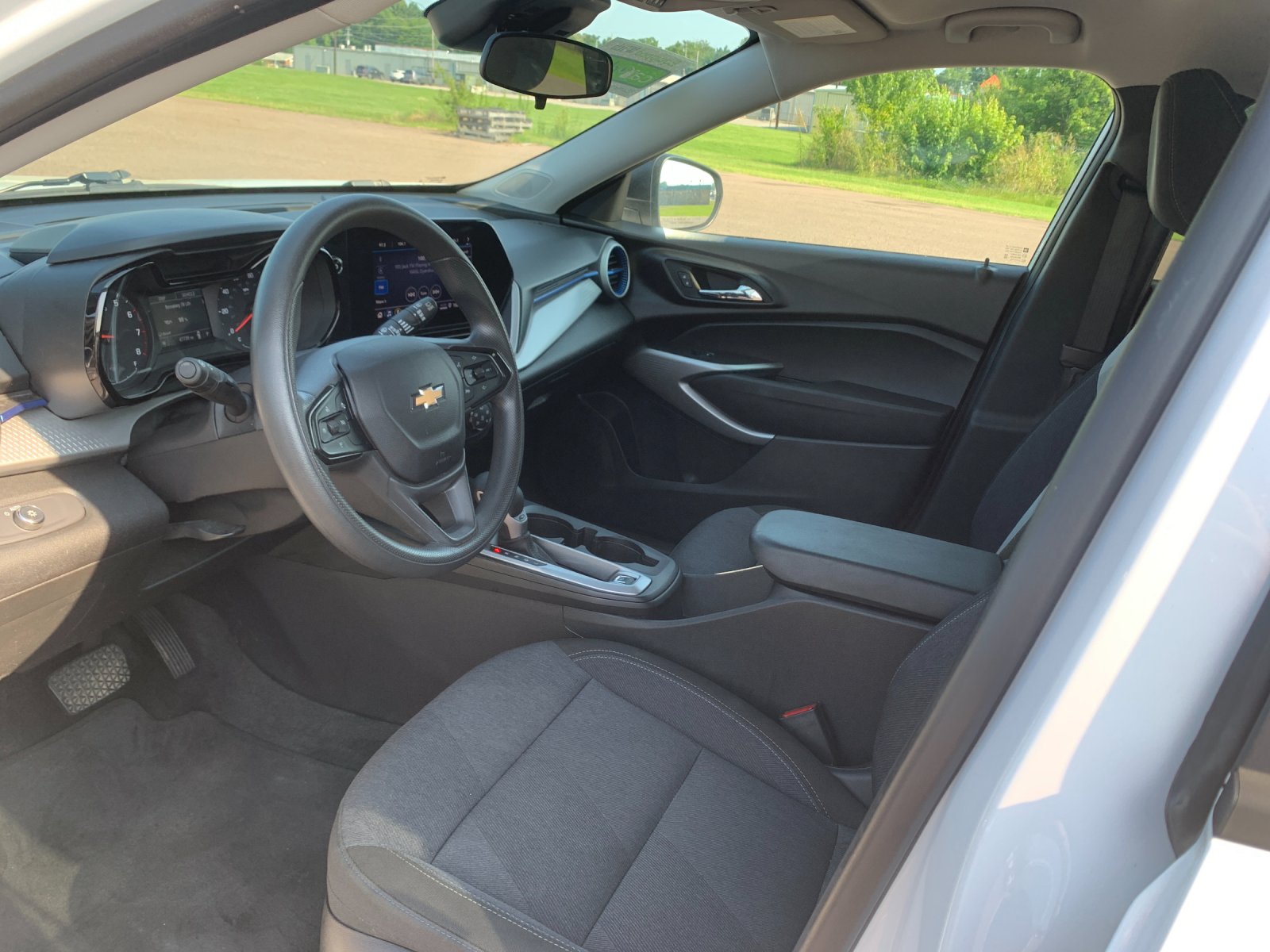 Used 2024 White Chevrolet LS image 12