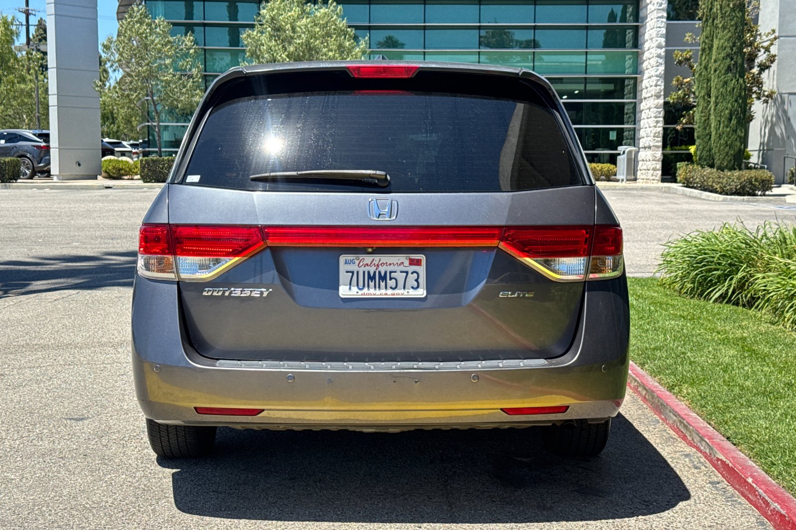 Certified Used 2016 Modern Steel Metallic Honda Touring Elite image 6