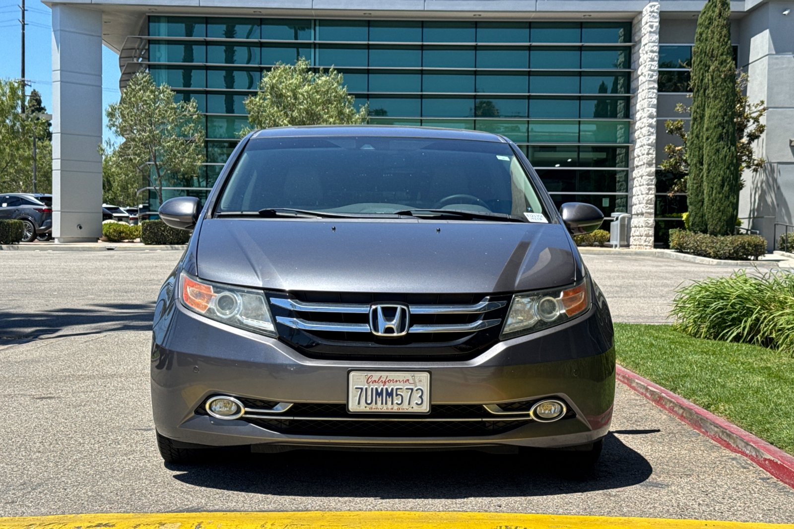 Certified Used 2016 Modern Steel Metallic Honda Touring Elite image 3