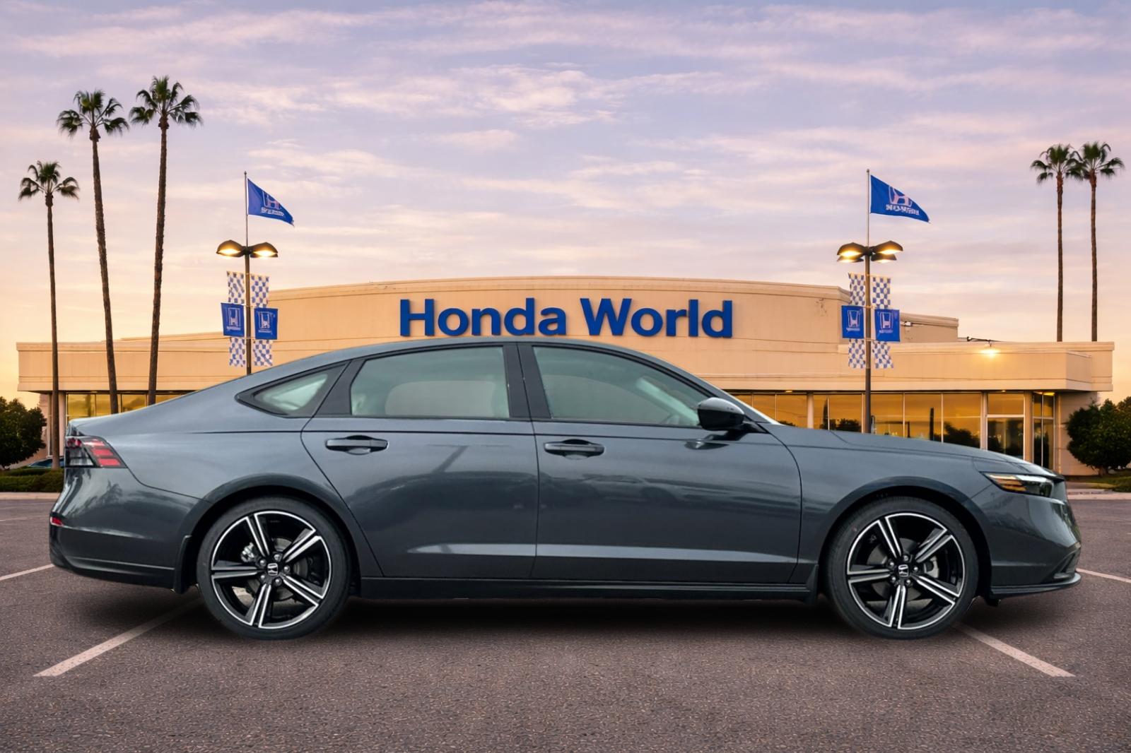New 2026 Meteorite Gray Metallic Honda SE image 3
