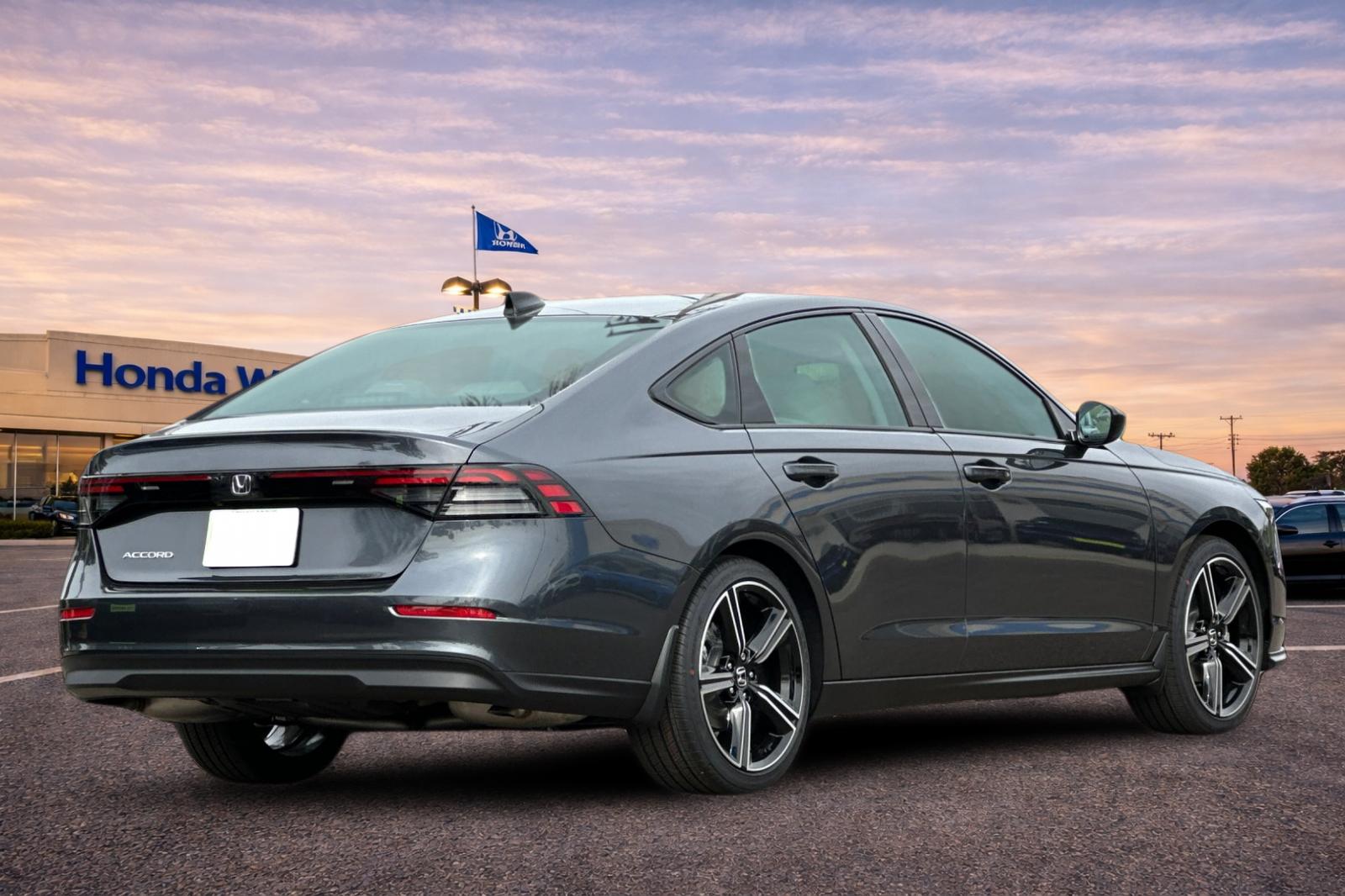 New 2026 Meteorite Gray Metallic Honda SE image 4