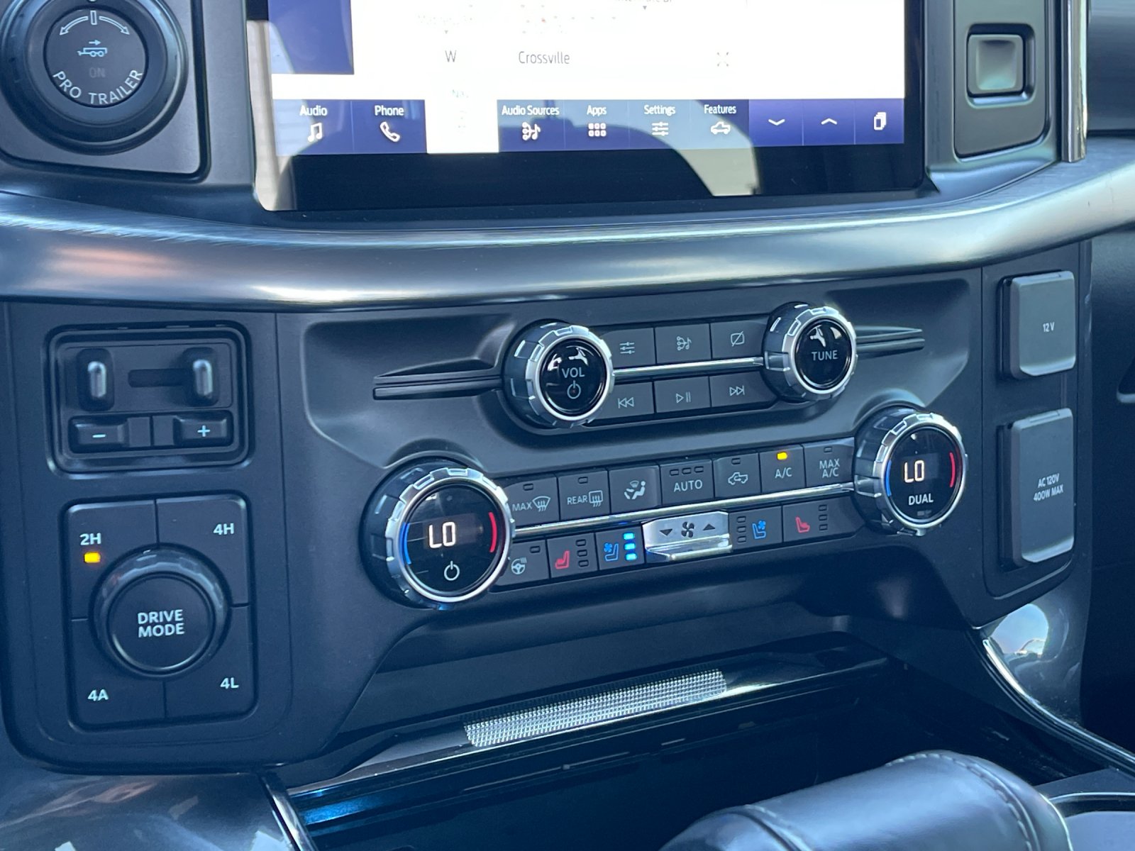 Used 2021 Black Metallic Ford Lariat image 23