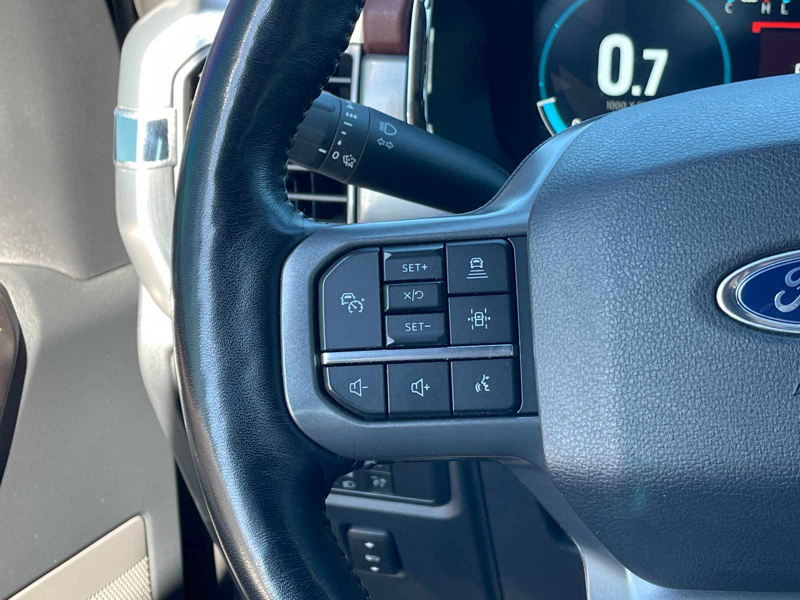 Used 2021 Black Metallic Ford Lariat image 27