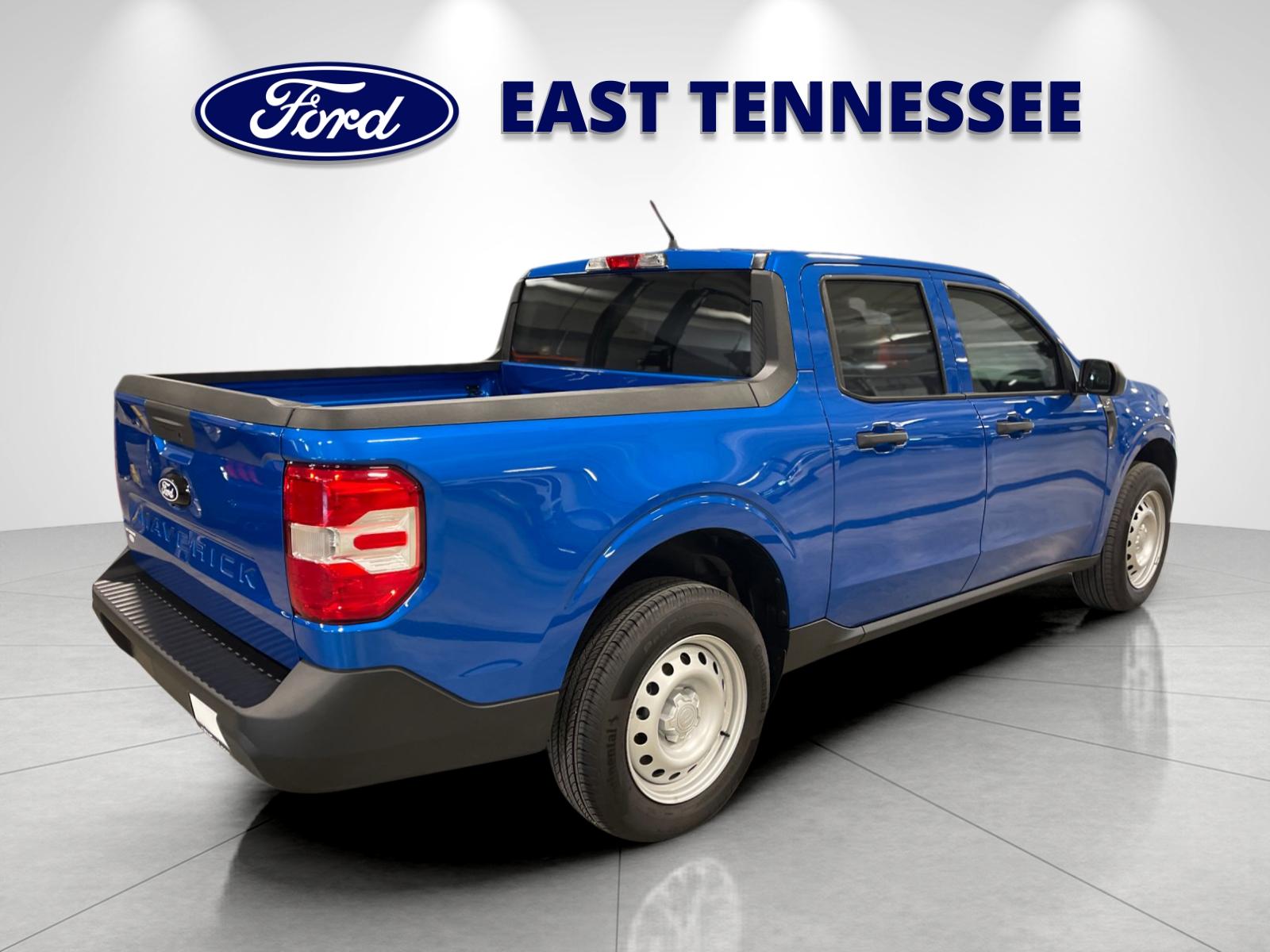 Used 2025 Blue Ford XL image 3