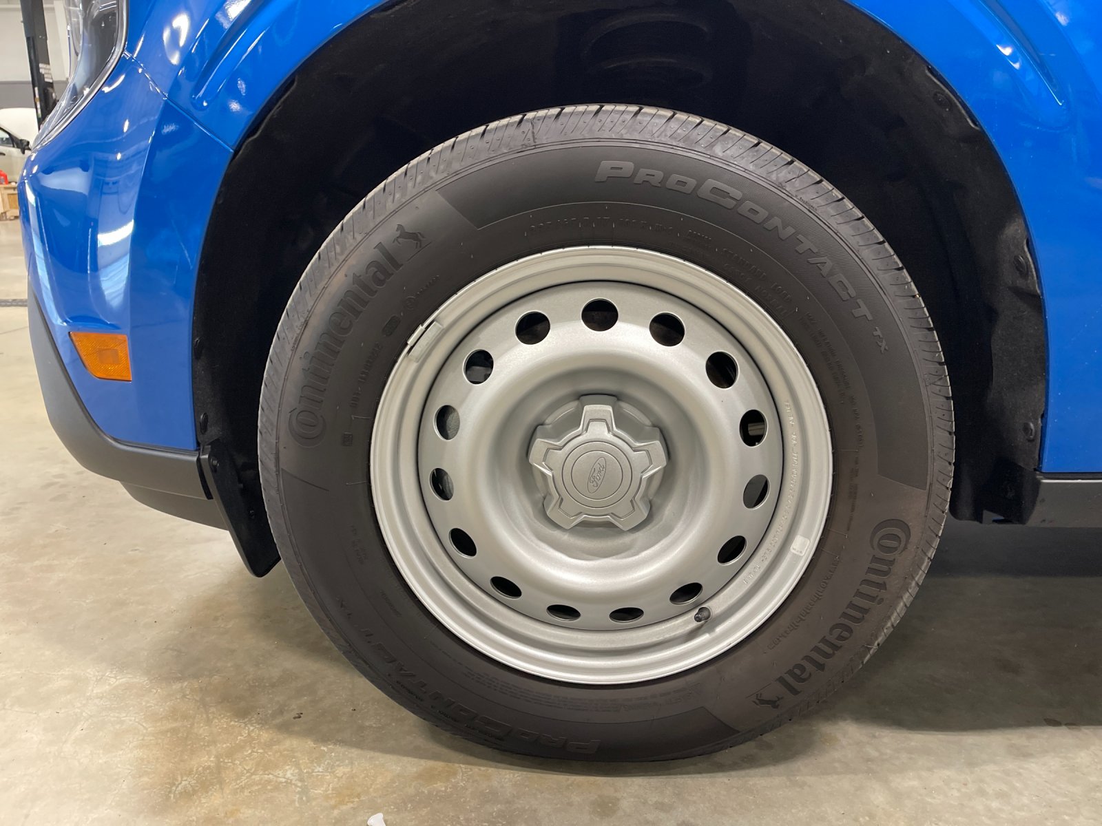 Used 2025 Blue Ford XL image 29