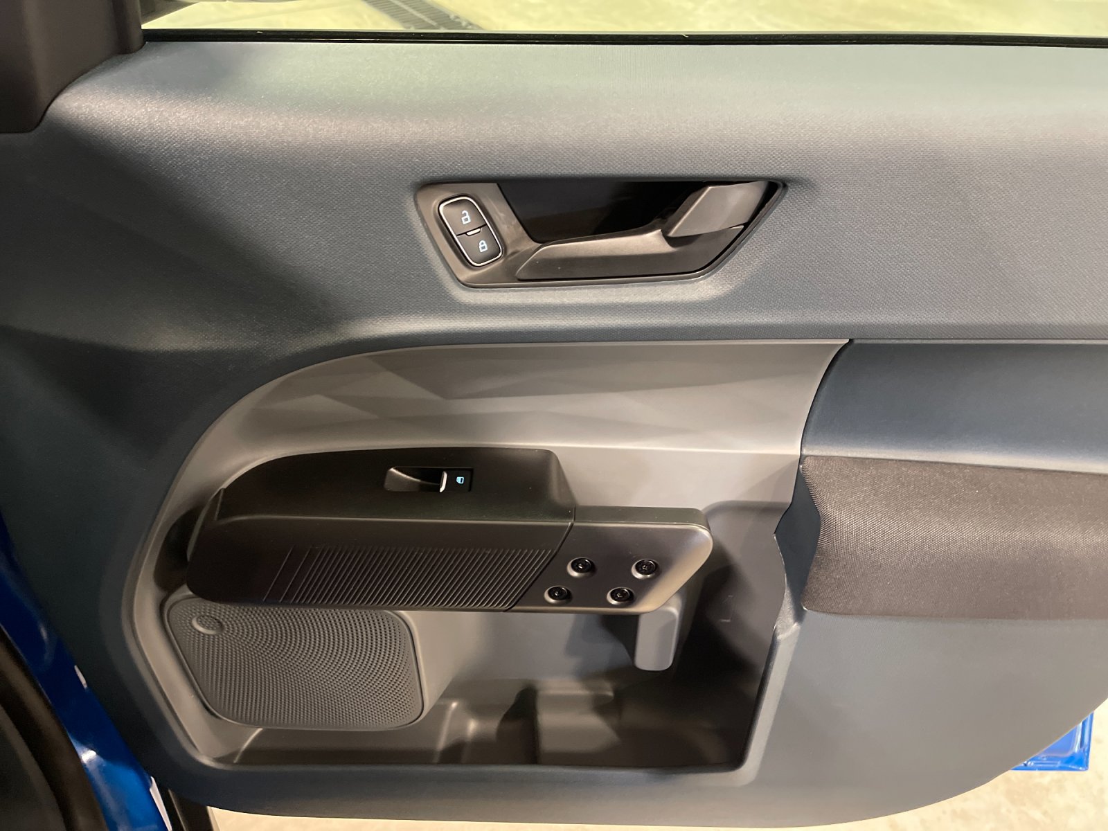 Used 2025 Blue Ford XL image 18