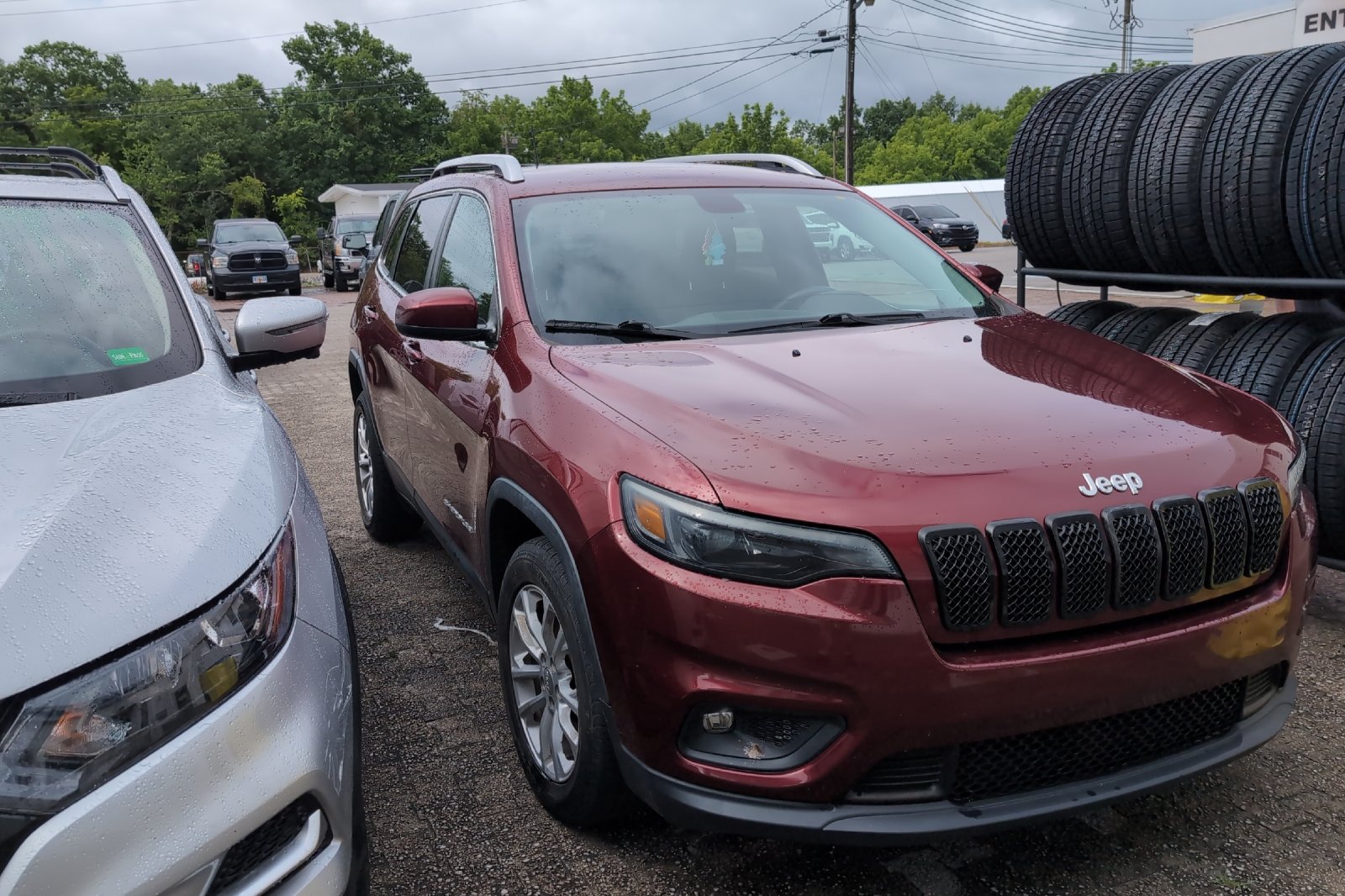 Used 2019 Red Jeep Latitude image 2