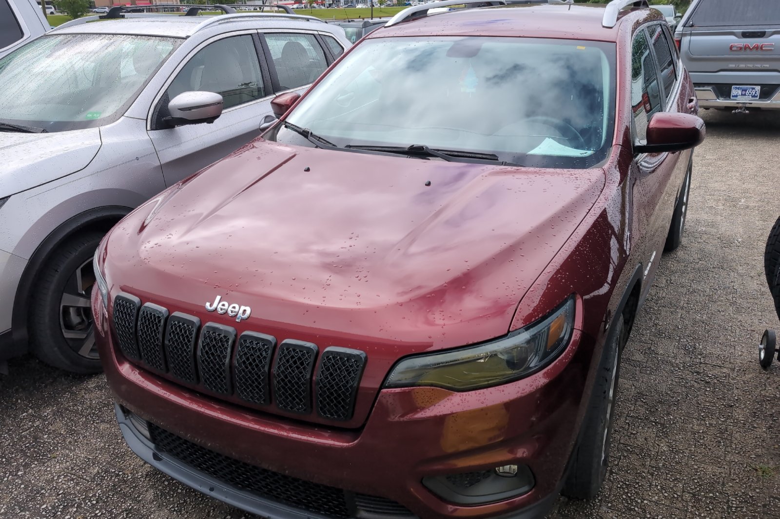 Used 2019 Red Jeep Latitude image 13