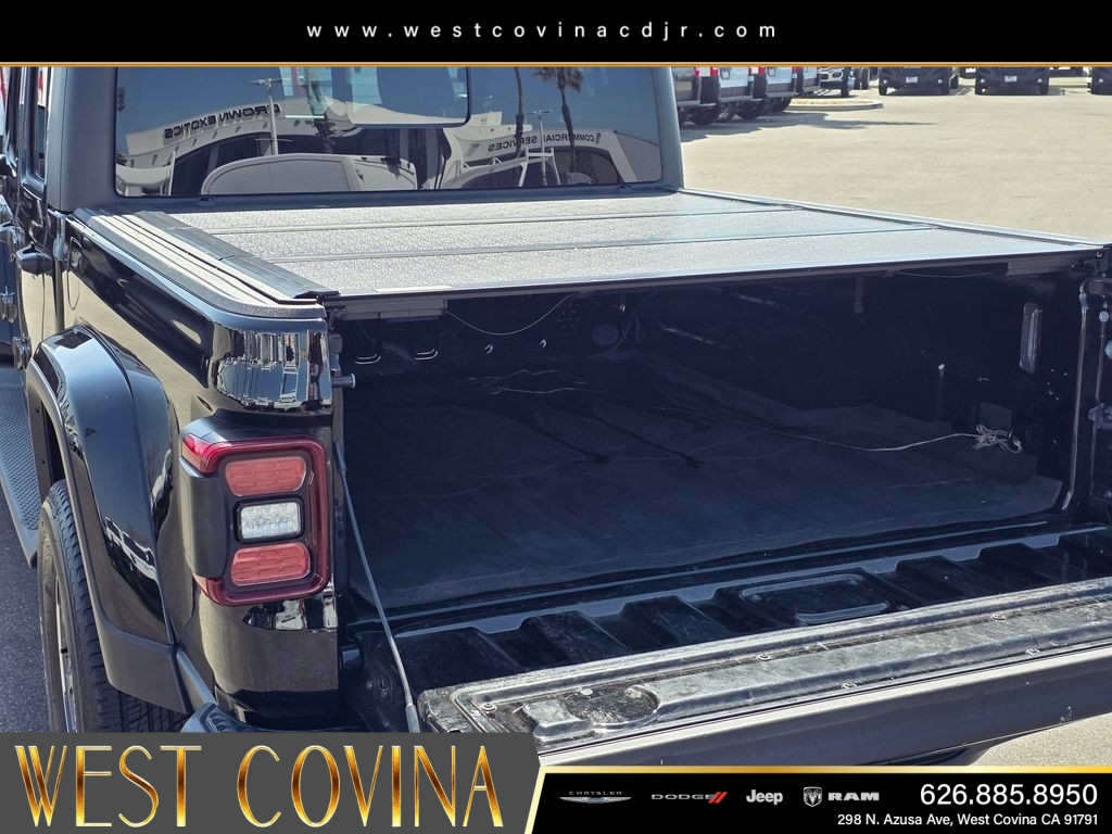Used 2022 Black Jeep Overland image 10