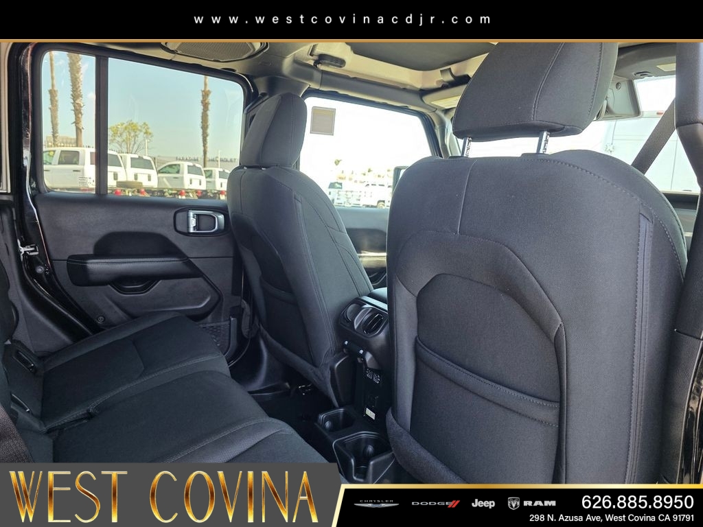 Used 2022 Black Jeep Overland image 15