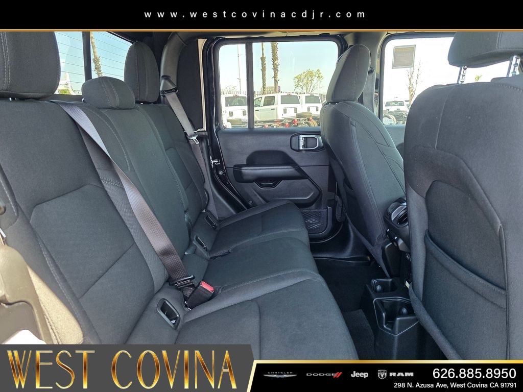 Used 2022 Black Jeep Overland image 16
