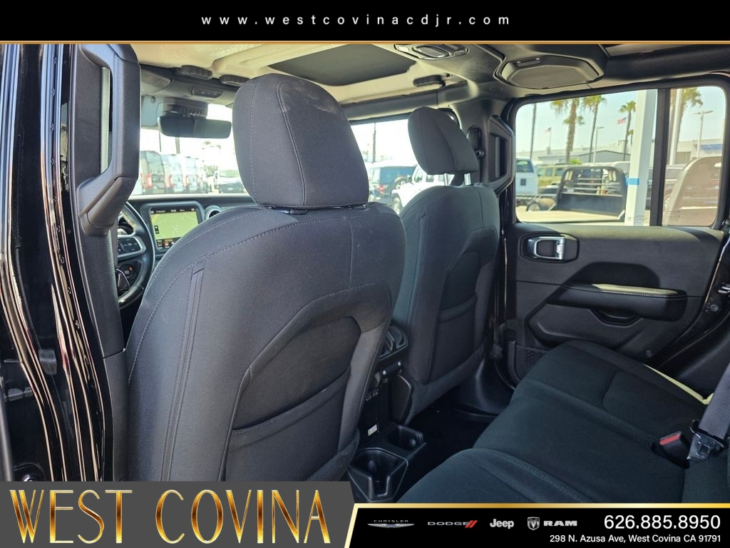 Used 2022 Black Jeep Overland image 18