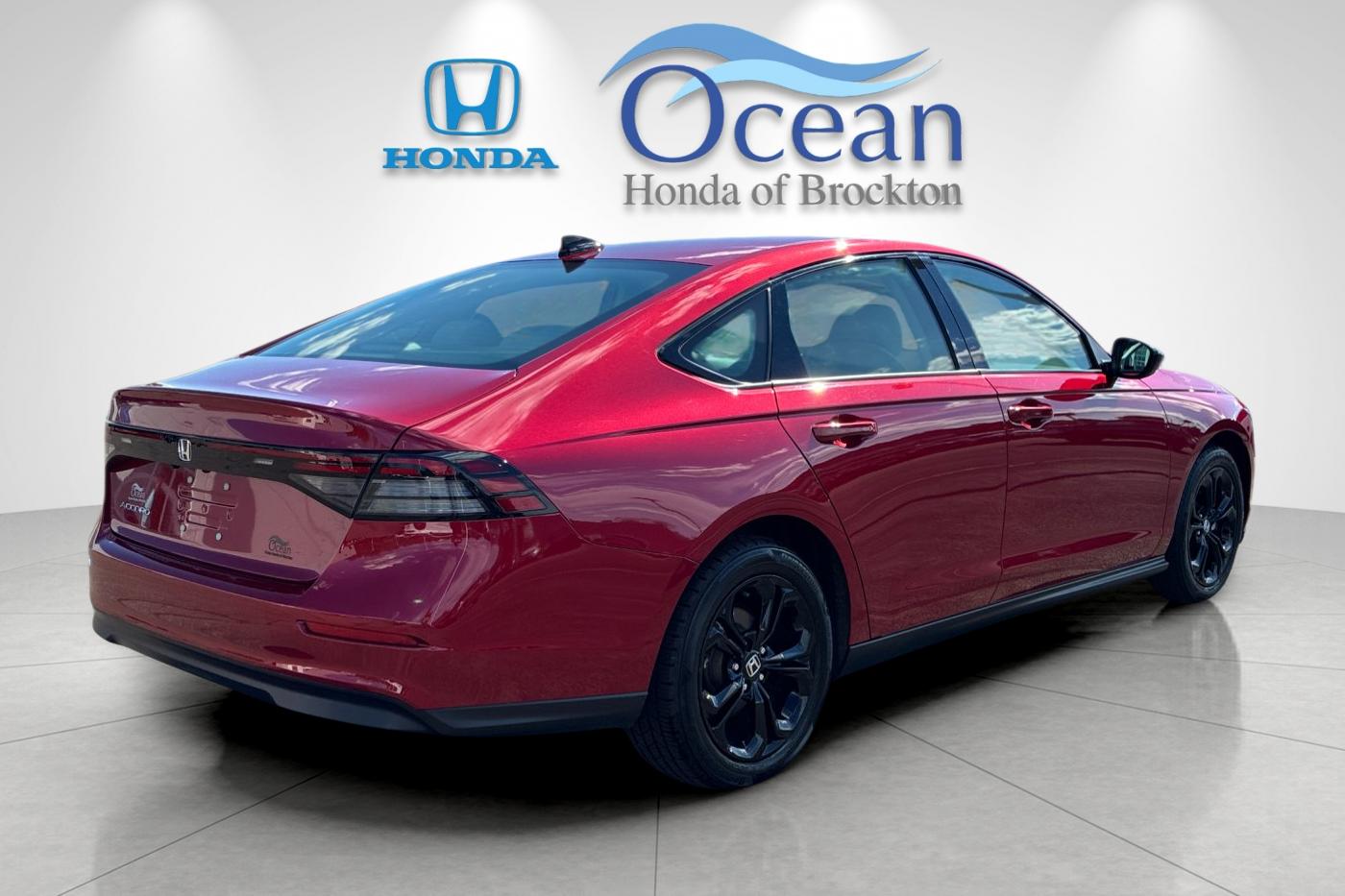 Used 2025 Radiant Red Honda SE image 3